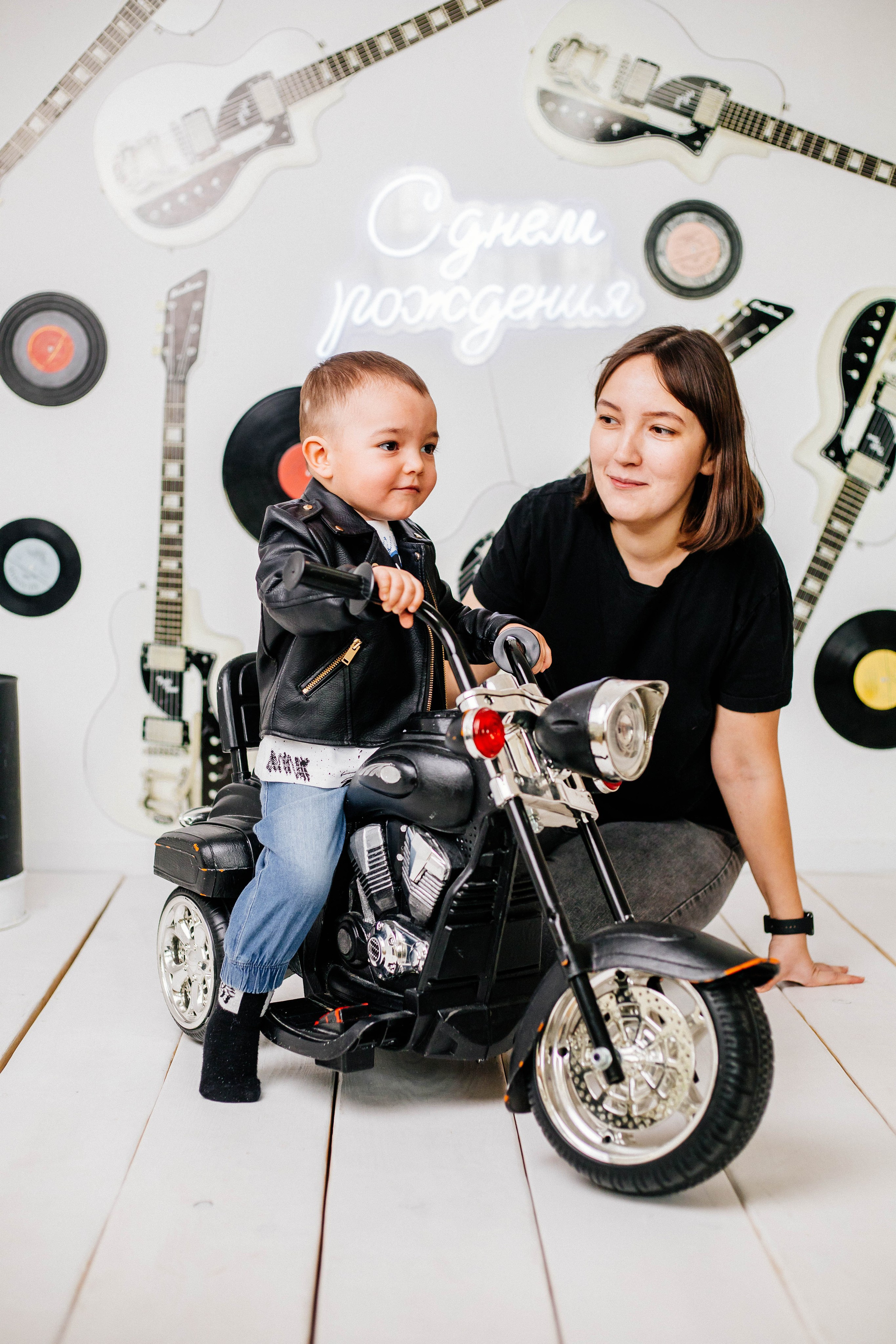 Лев с семьей. Рыжова Тамара