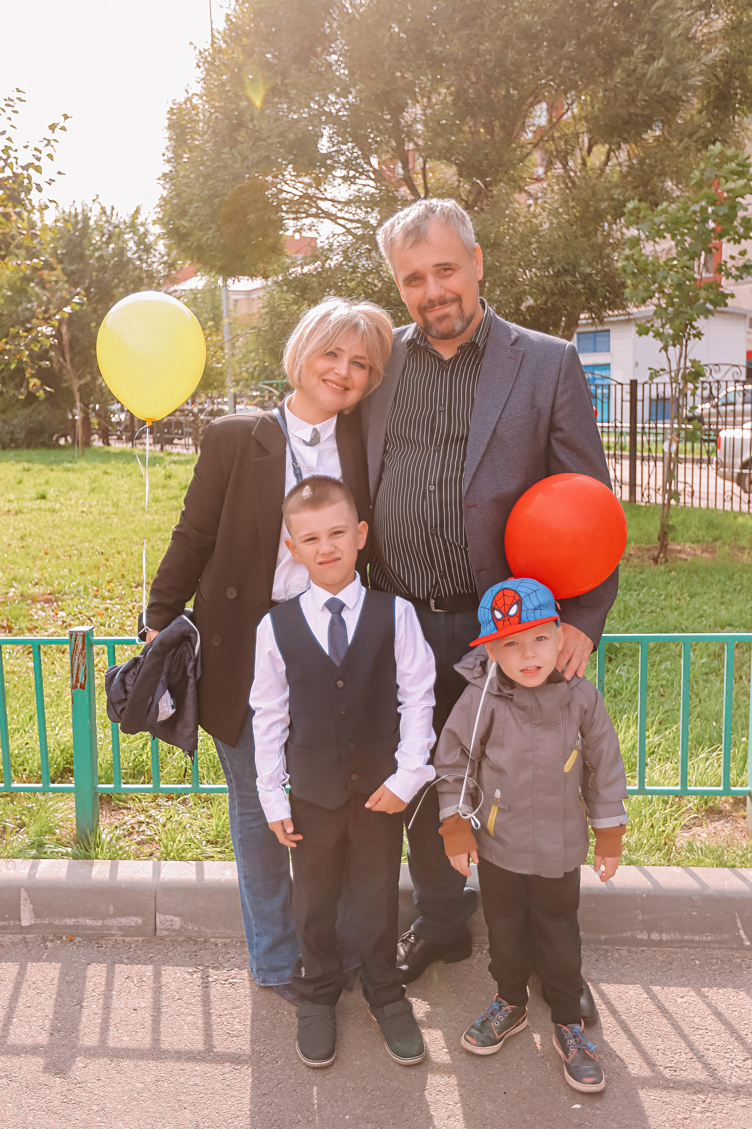 1 сентября линейка+кл час+портреты. Семейный фотограф Тюмень, фотограф на роды Салмина Мария