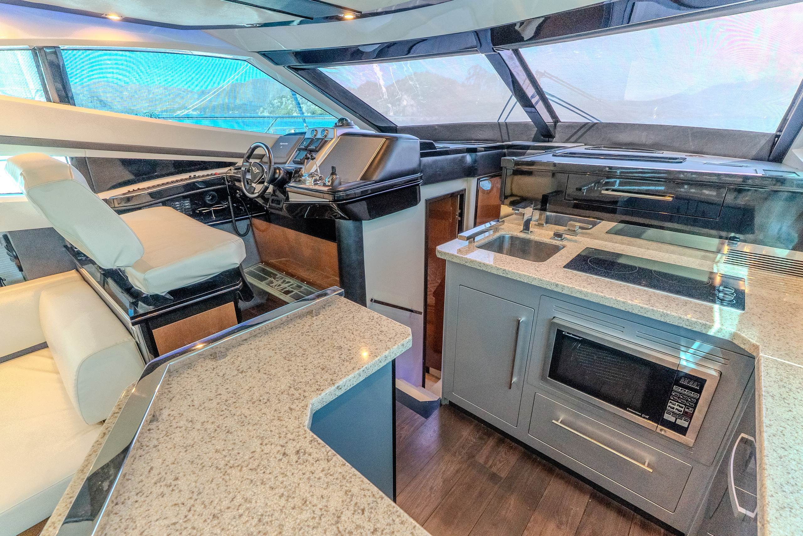 Marquis 500 SB. Яхтенный фотограф в Санкт-Петербурге Алексей Глухов