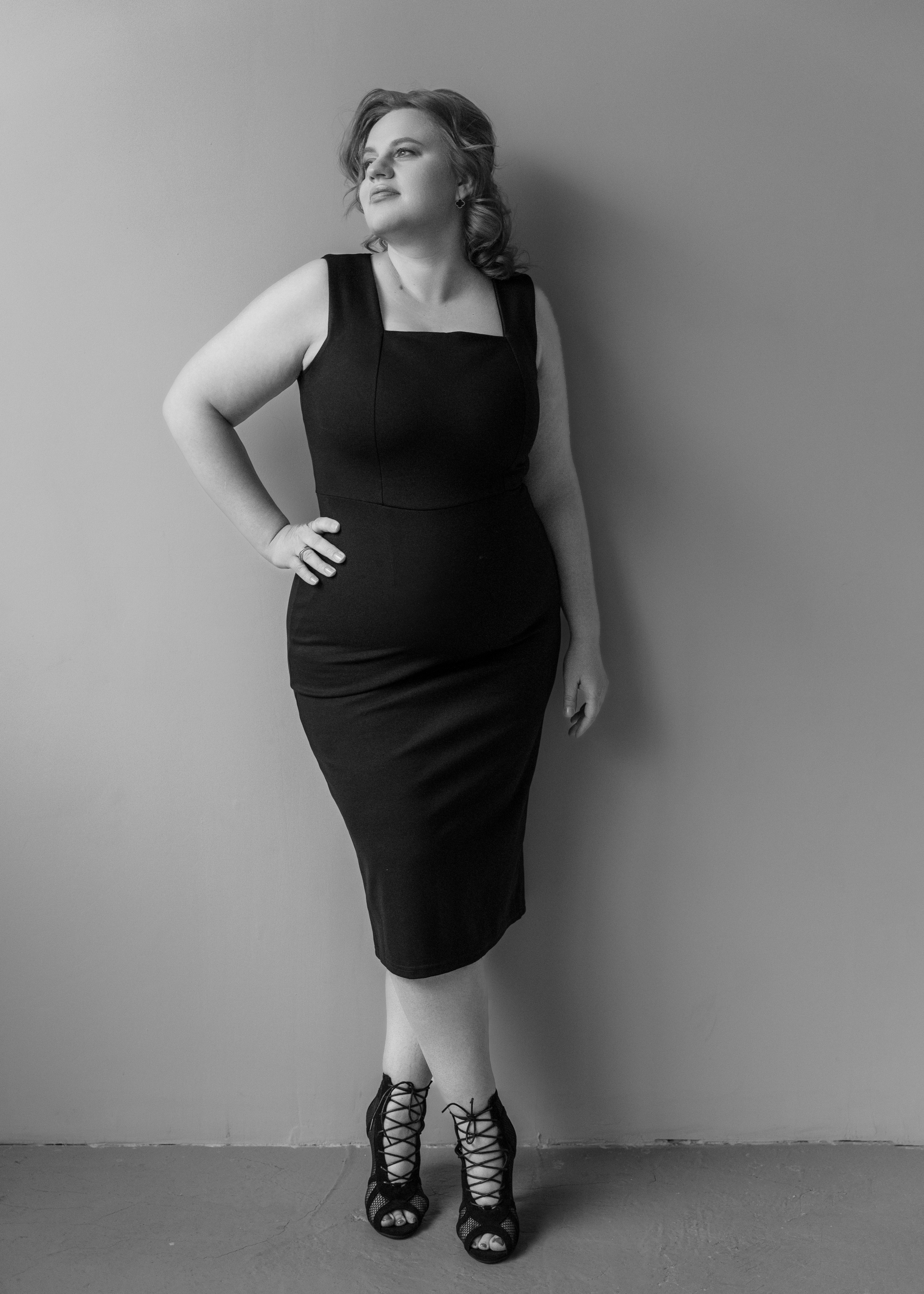 Портретная съемка в студии для женщины плюс сайз. Женский фотограф в Красноярске