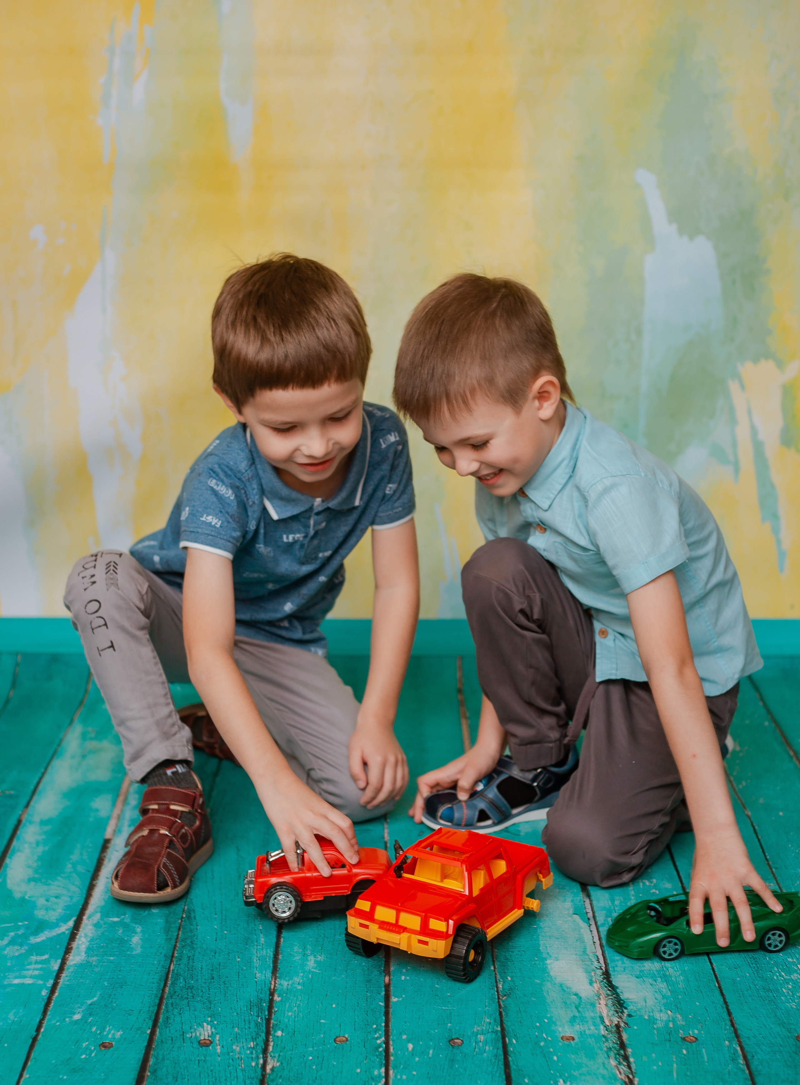 Фотосъёмка для выпускного диплома на 2 разворота. Студия выпускных альбомов Остров