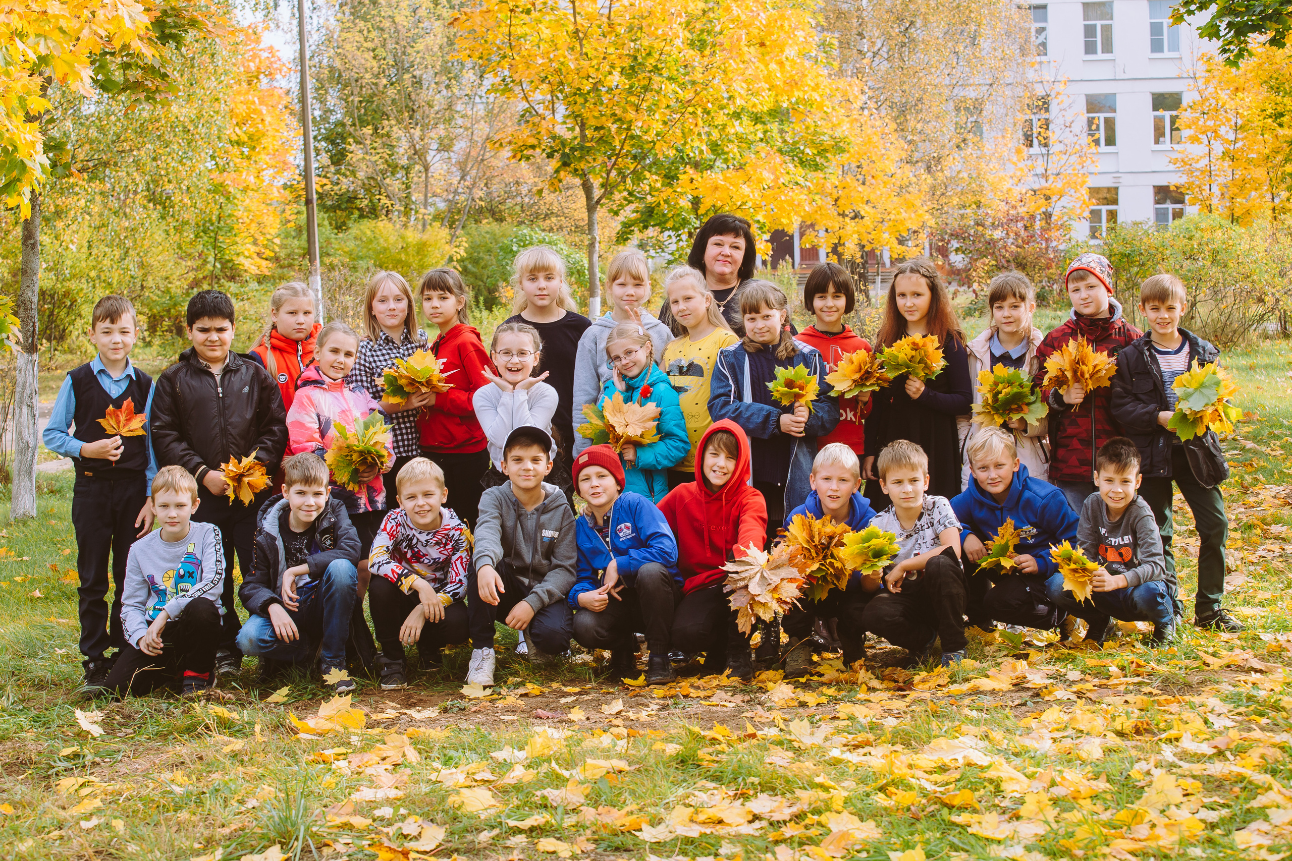 Выпускники 4 класса для фотокниги. Студия выпускных альбомов Остров