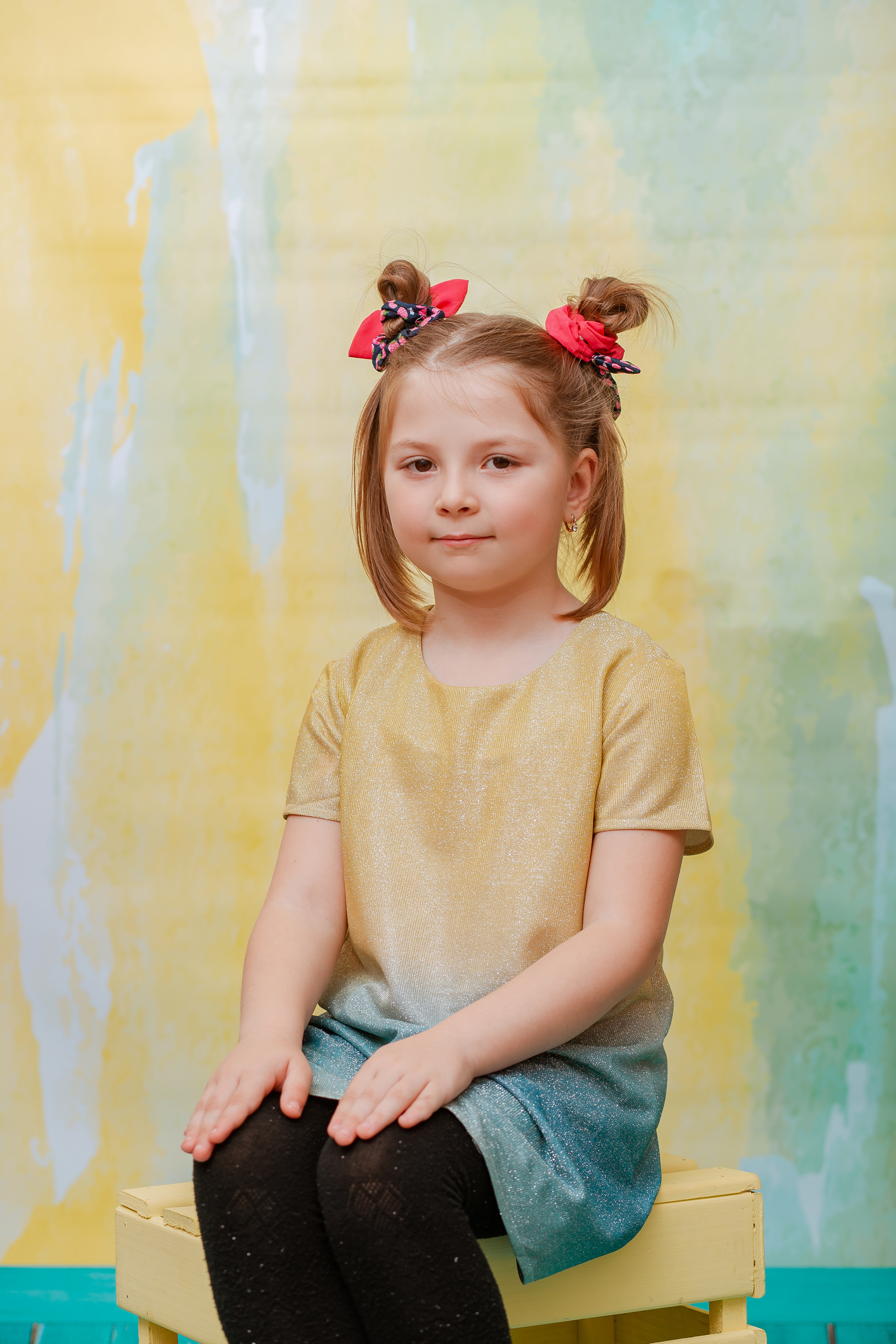 Фотосъёмка для выпускного диплома на 2 разворота. Студия выпускных альбомов Остров