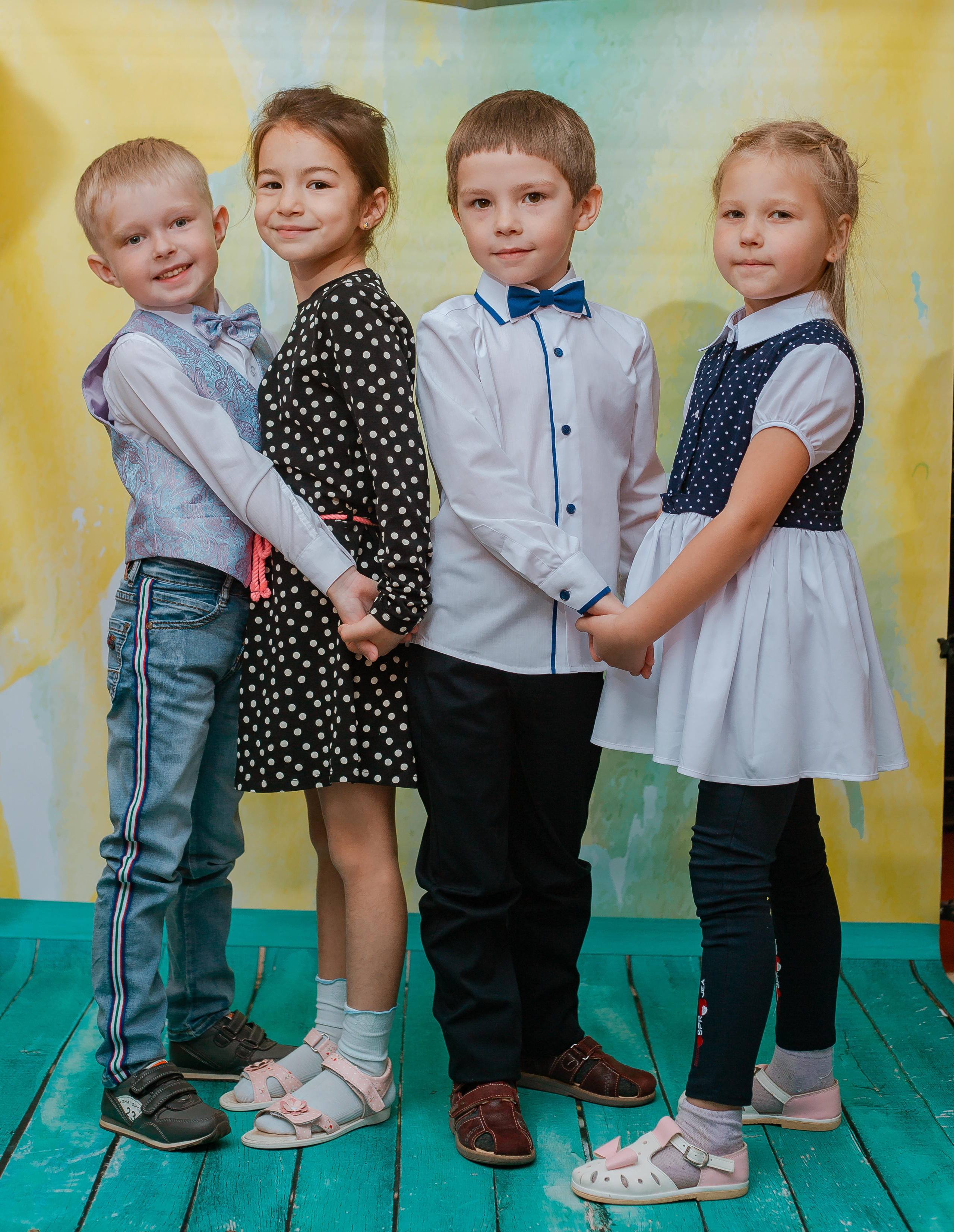 Фотосъёмка для выпускного диплома на 2 разворота. Студия выпускных альбомов Остров