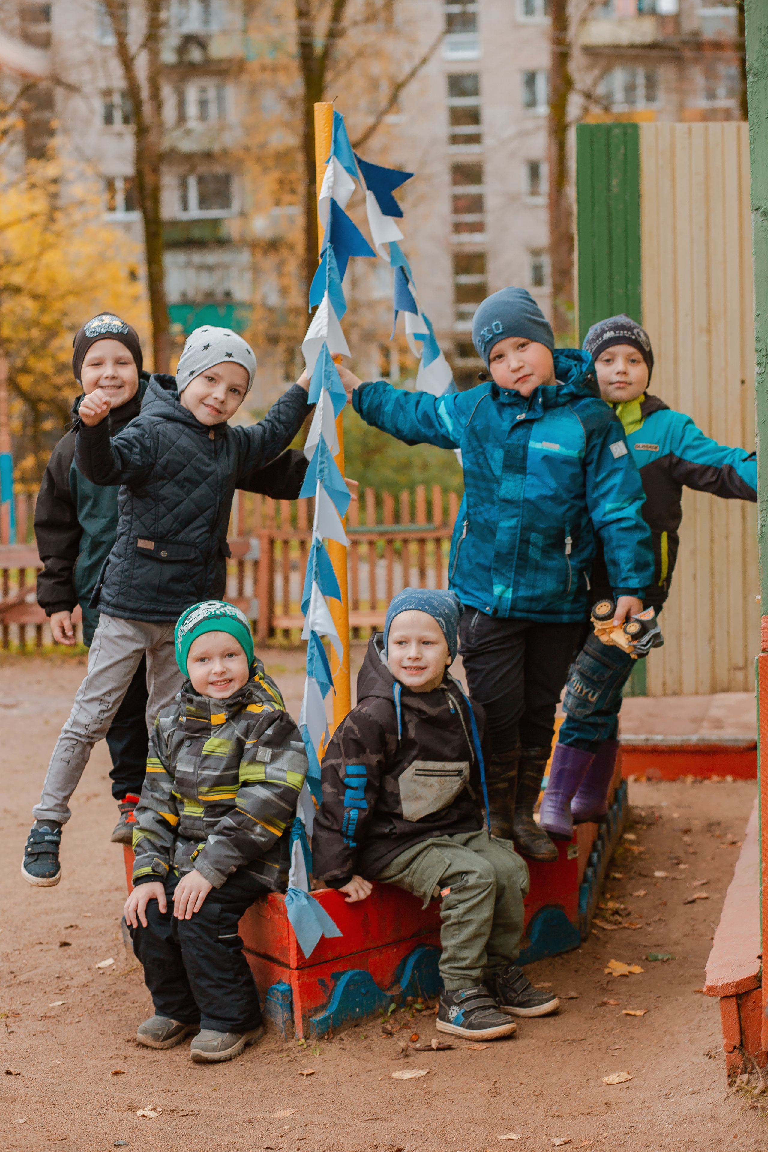Фотосъёмка для выпускного диплома на 2 разворота. Студия выпускных альбомов Остров