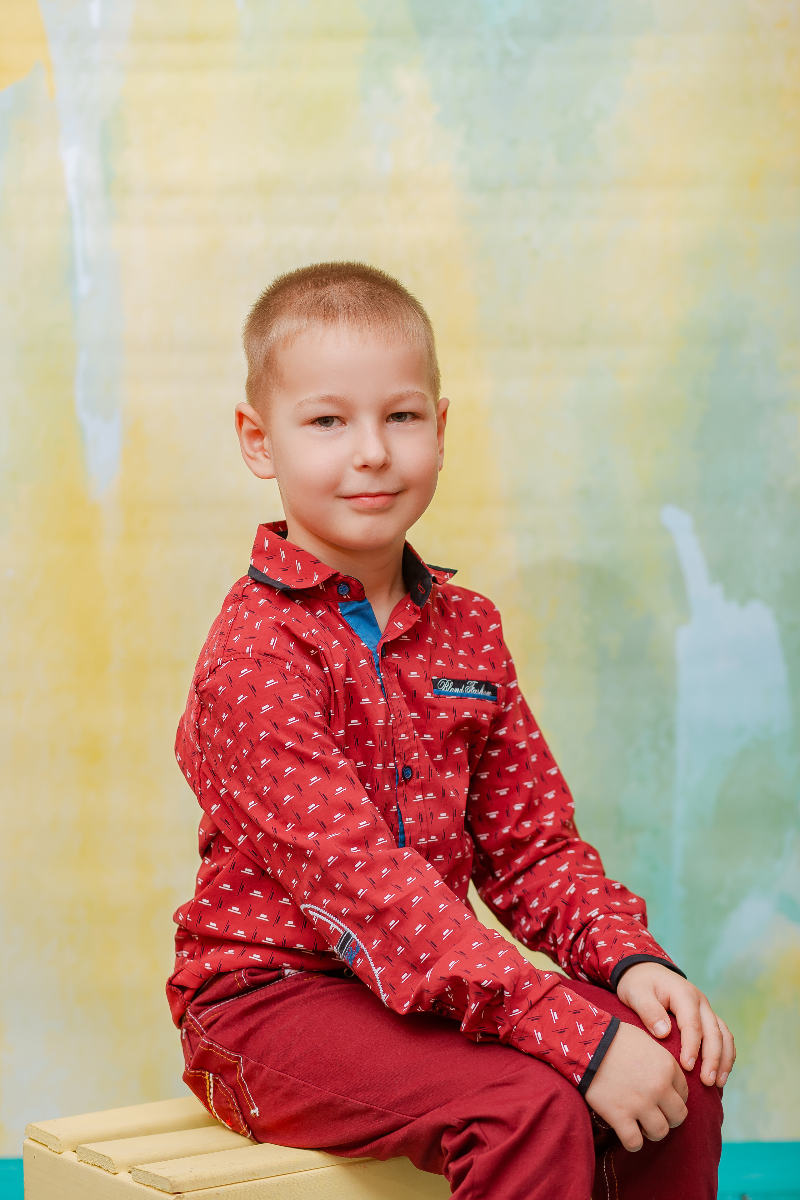 Фотосъёмка для выпускного диплома на 2 разворота. Студия выпускных альбомов Остров