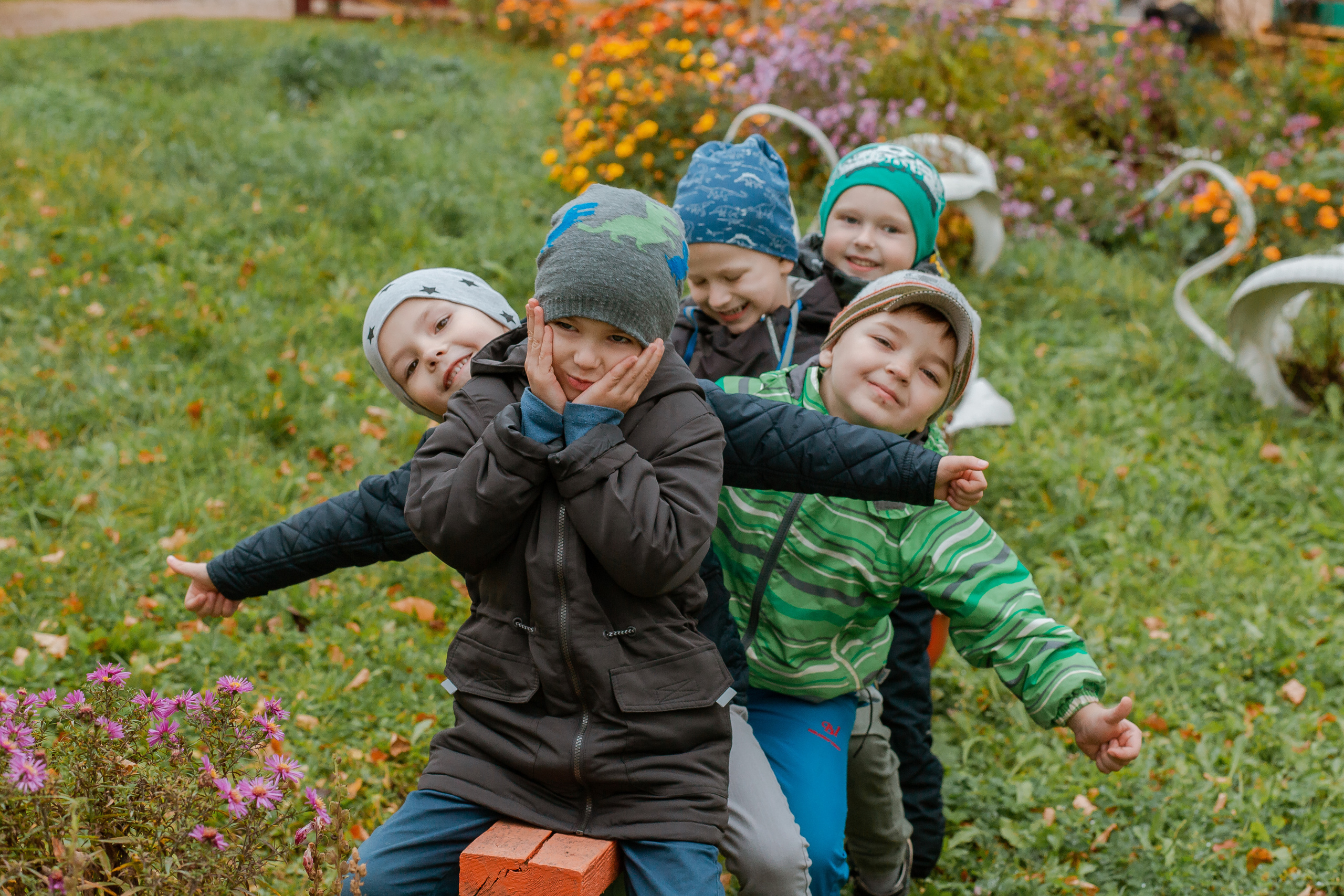 Фотосъёмка для выпускного диплома на 2 разворота. Студия выпускных альбомов Остров