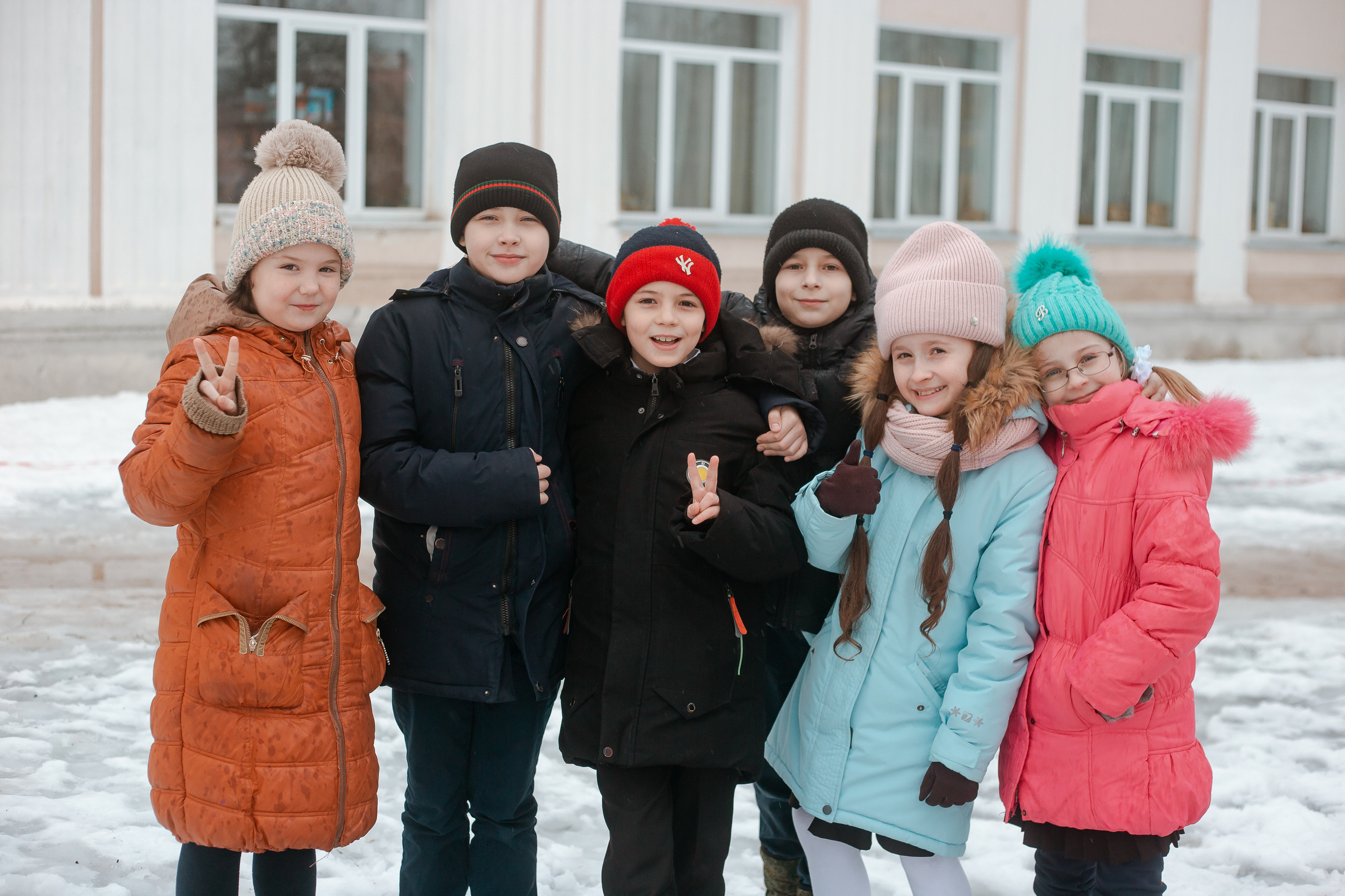 Выпускники 4 класса для фотокниги. Студия выпускных альбомов Остров