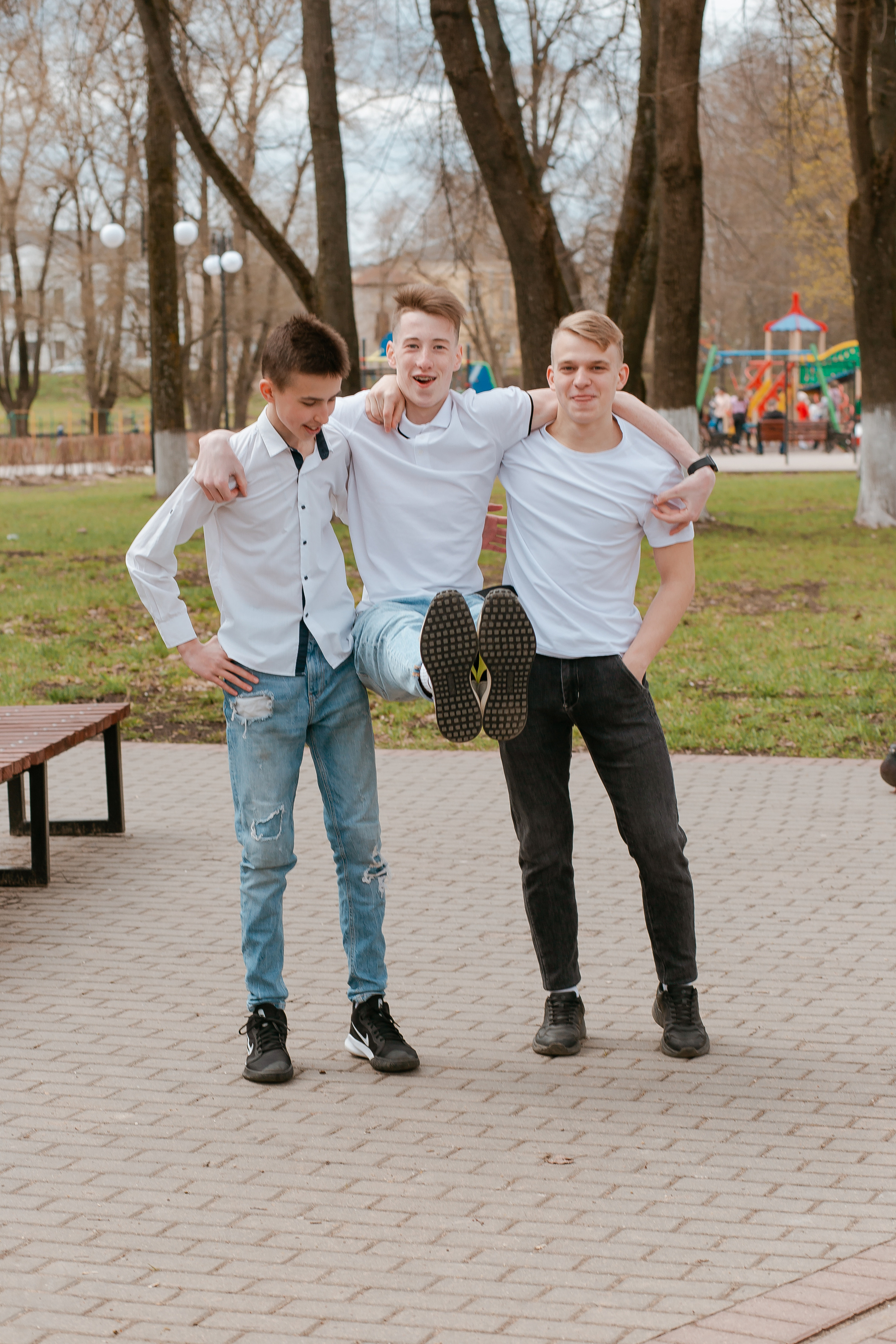 Съемка весной в студии и на улице. Студия выпускных альбомов Остров