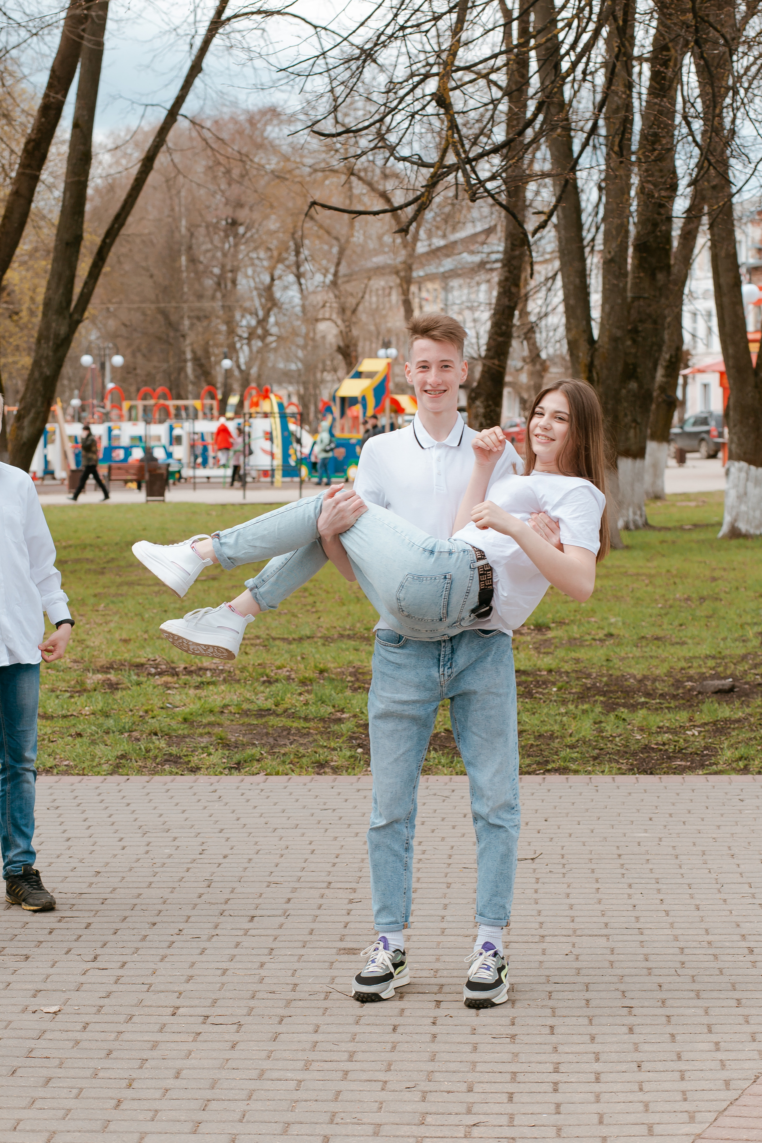 Съемка весной в студии и на улице. Студия выпускных альбомов Остров