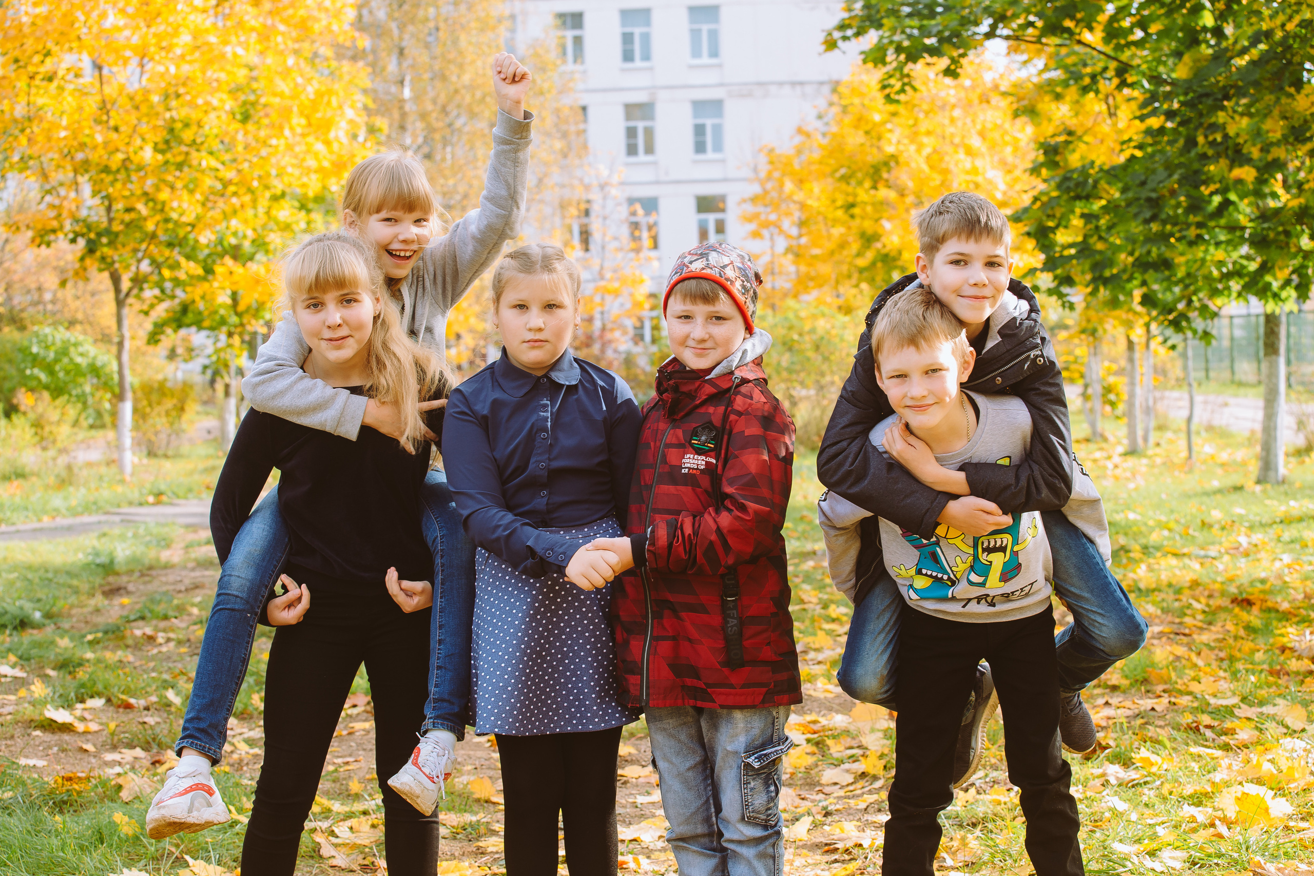 Выпускники 4 класса для фотокниги. Студия выпускных альбомов Остров