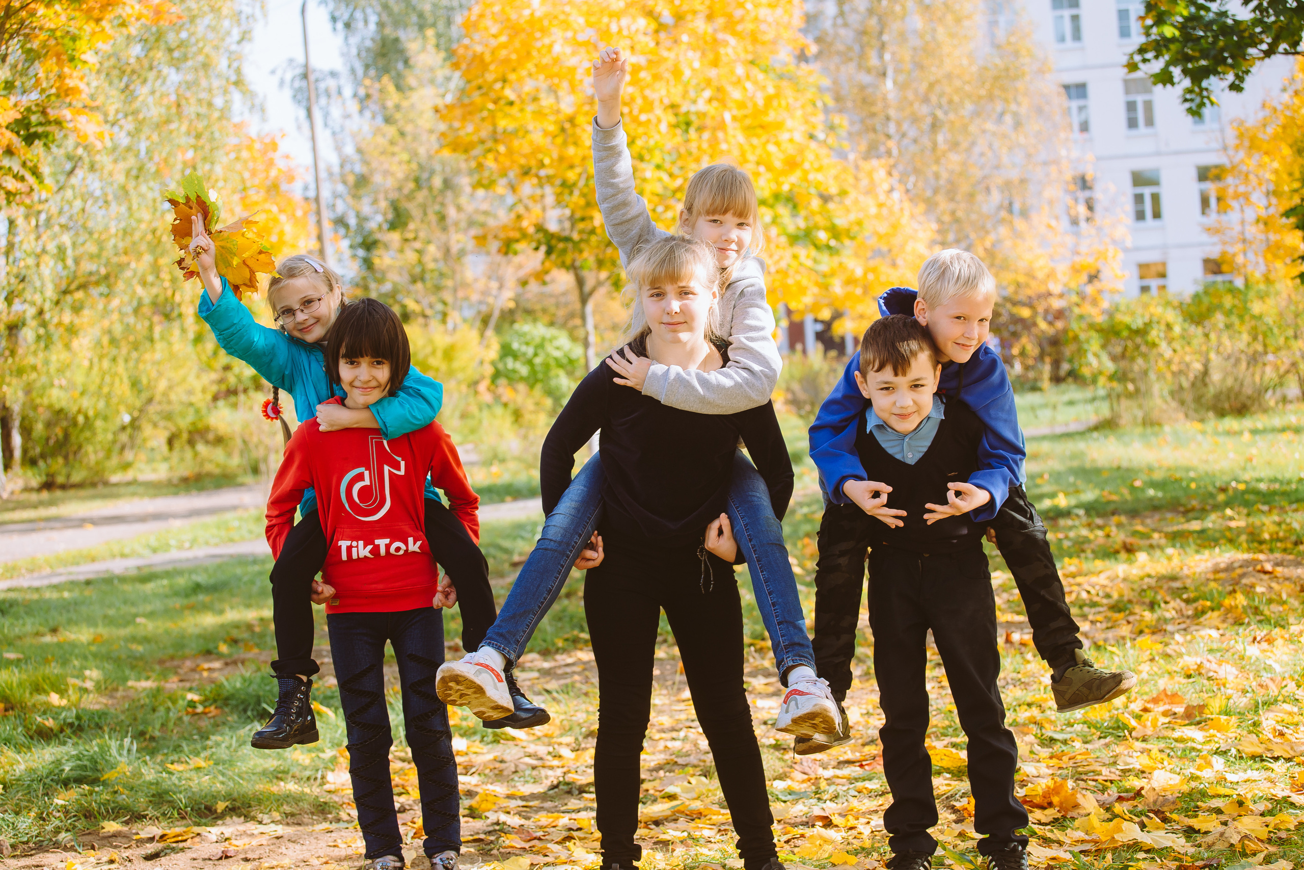 Выпускники 4 класса для фотокниги. Студия выпускных альбомов Остров