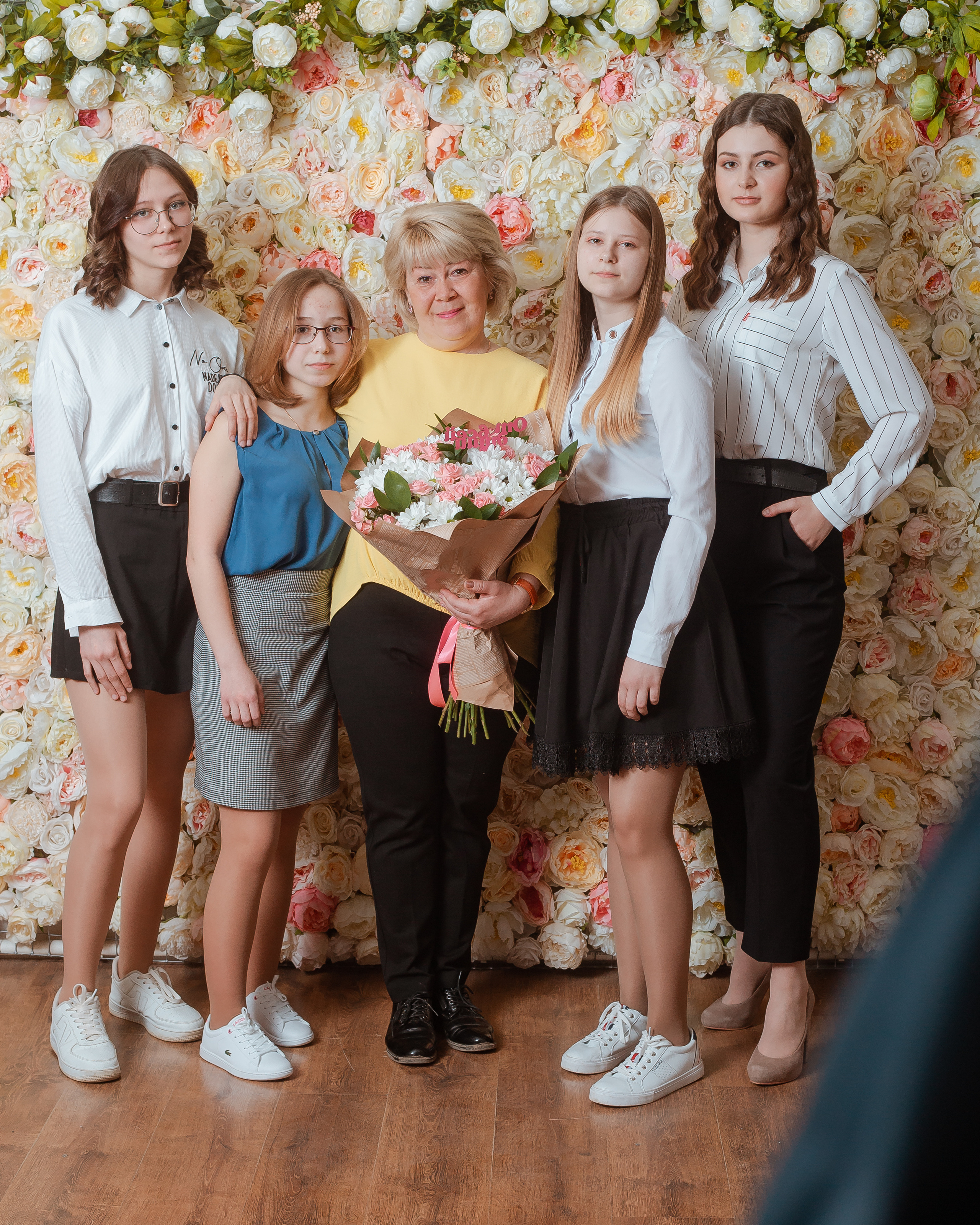 Съемка весной в студии и на улице. Студия выпускных альбомов Остров