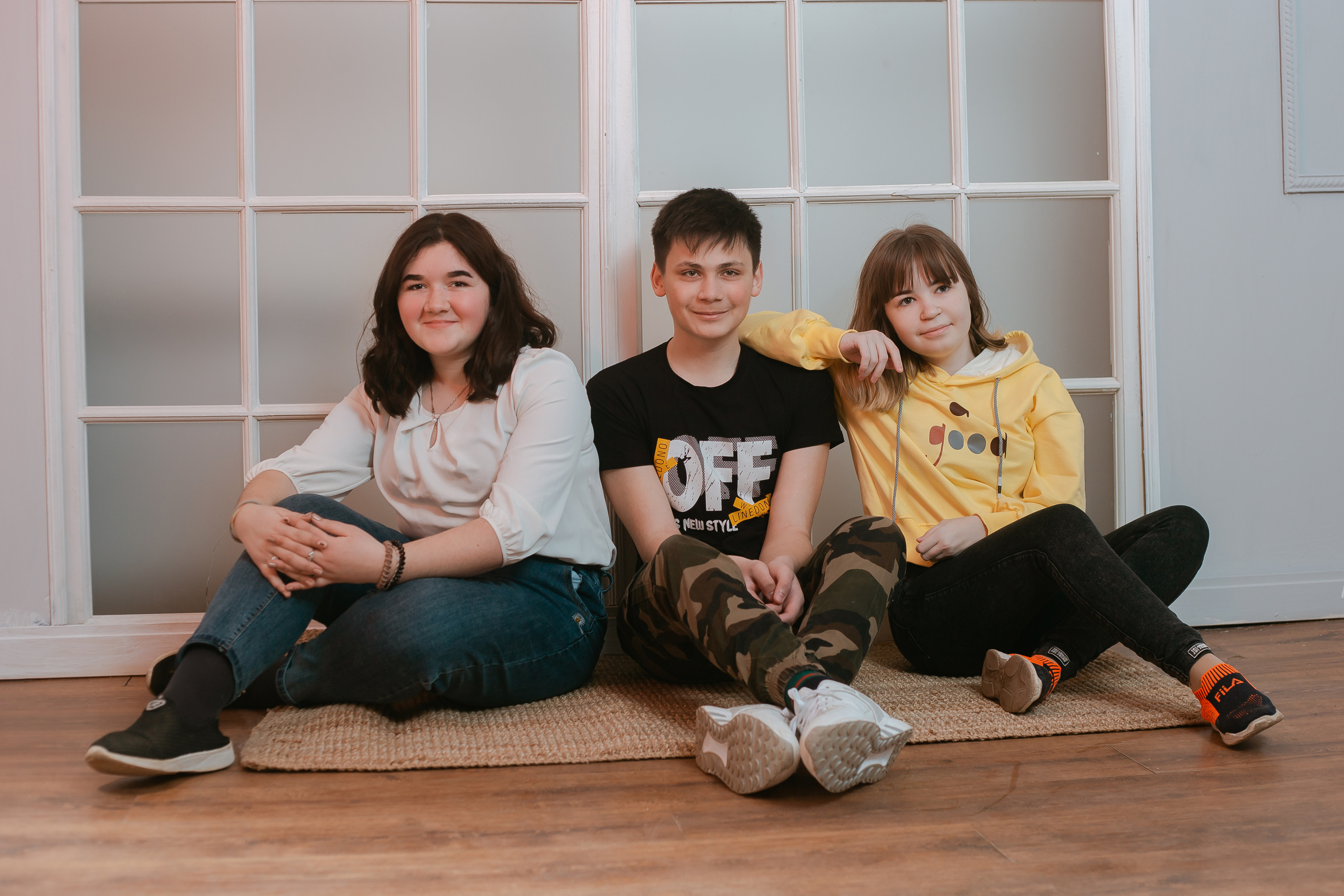 Студийная съемка выпускников для журнала. Студия выпускных альбомов Остров