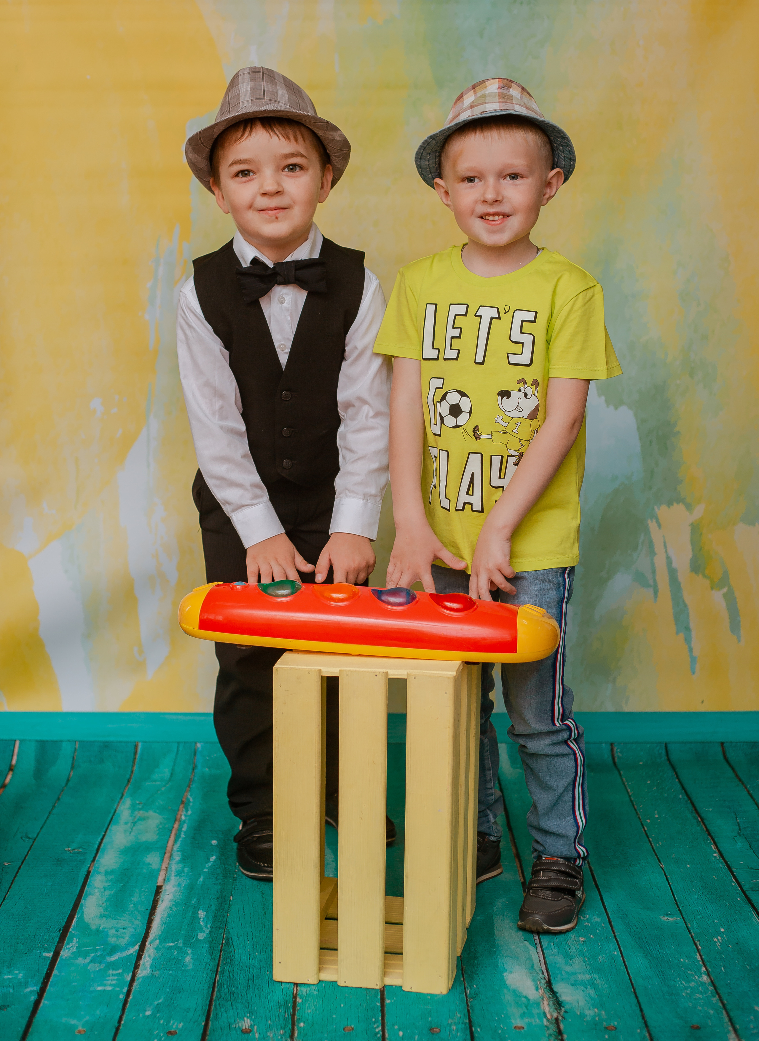 Фотосъёмка для выпускного диплома на 2 разворота. Студия выпускных альбомов Остров