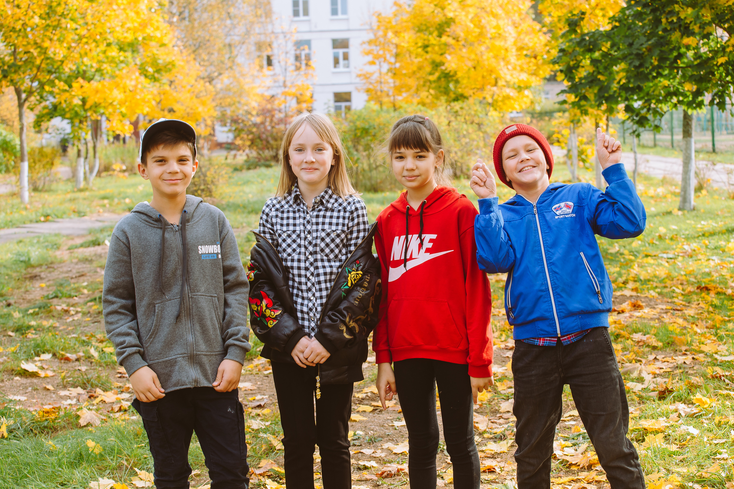 Выпускники 4 класса для фотокниги. Студия выпускных альбомов Остров