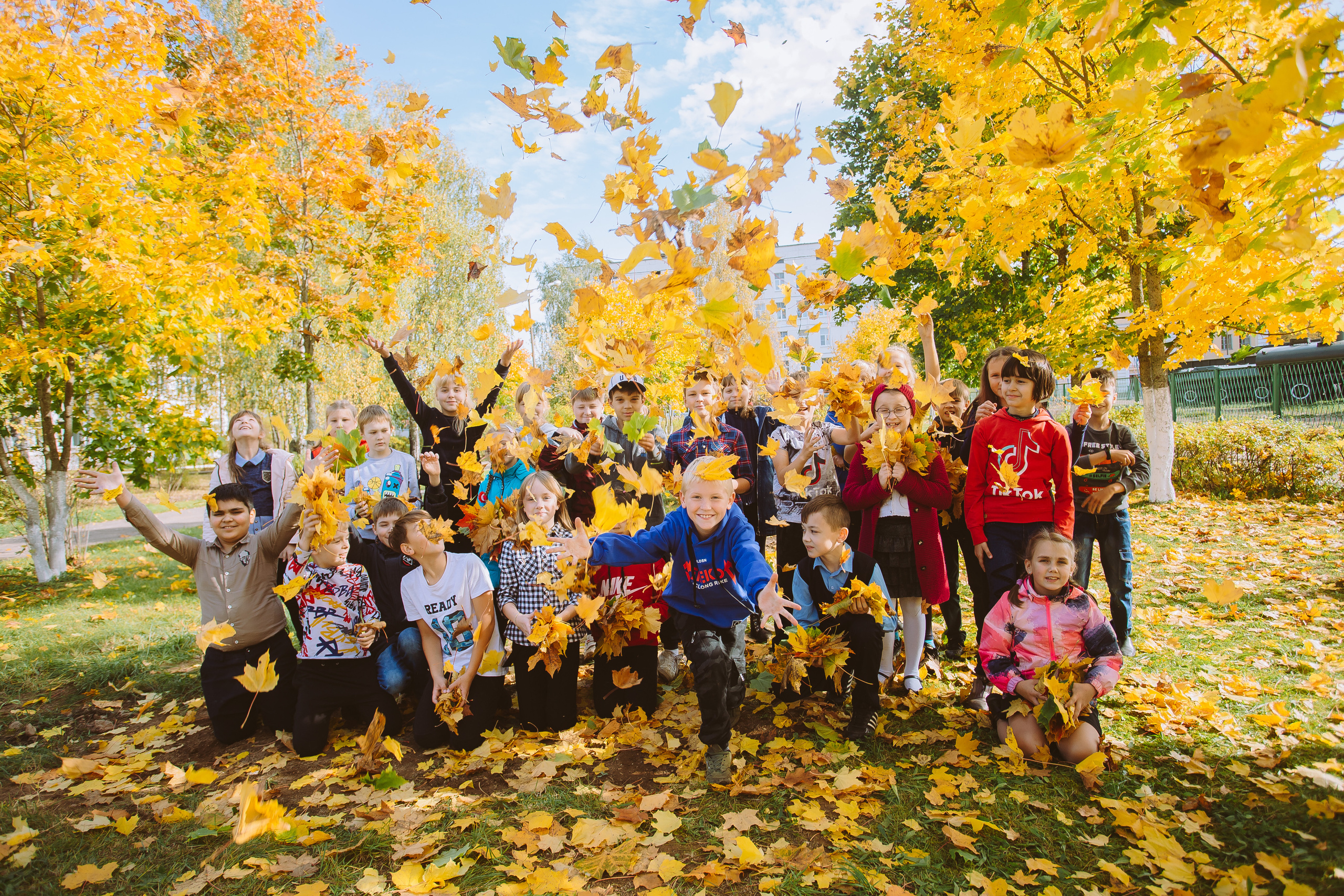 Выпускники 4 класса для фотокниги. Студия выпускных альбомов Остров
