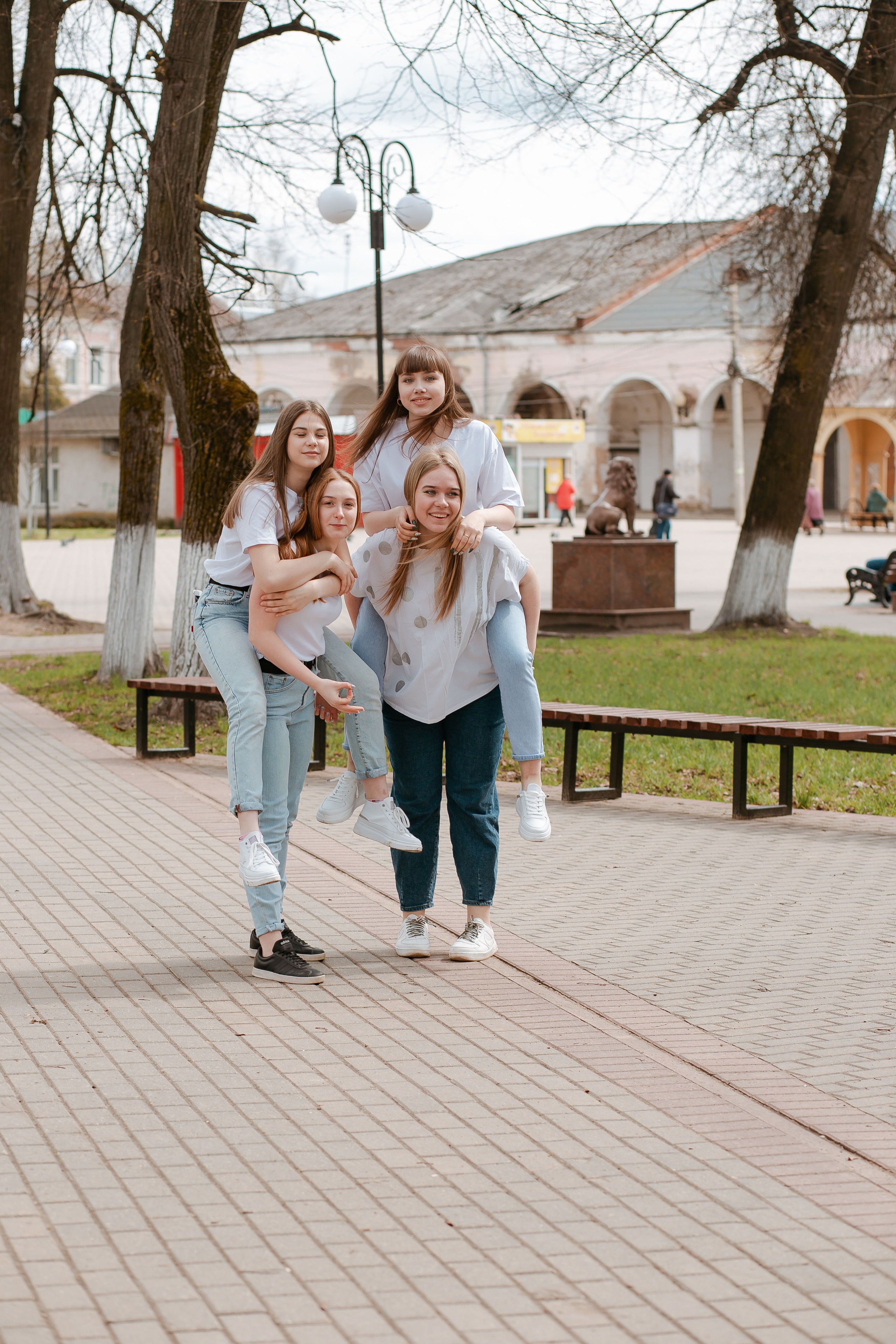 Съемка весной в студии и на улице. Студия выпускных альбомов Остров