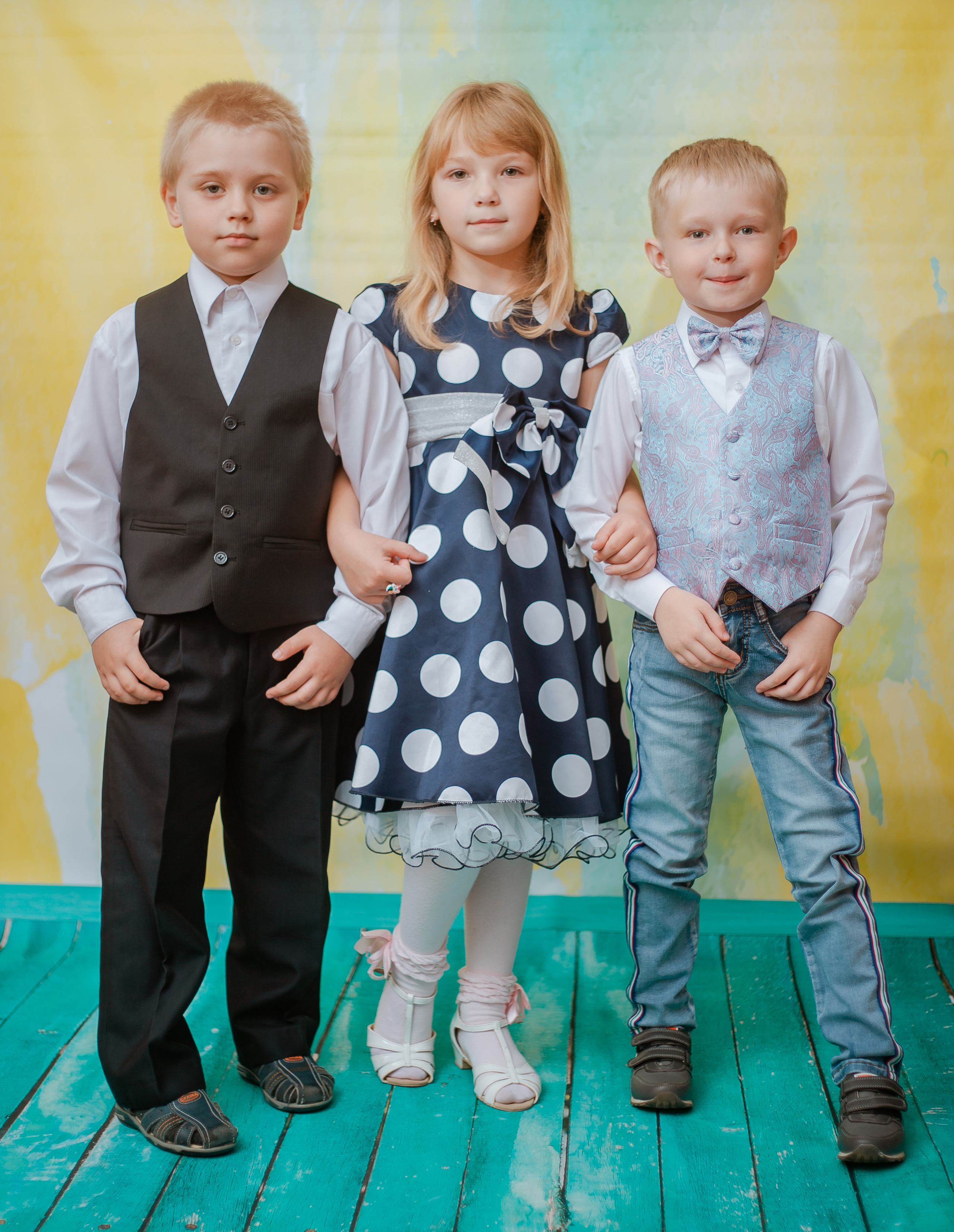 Фотосъёмка для выпускного диплома на 2 разворота. Студия выпускных альбомов Остров