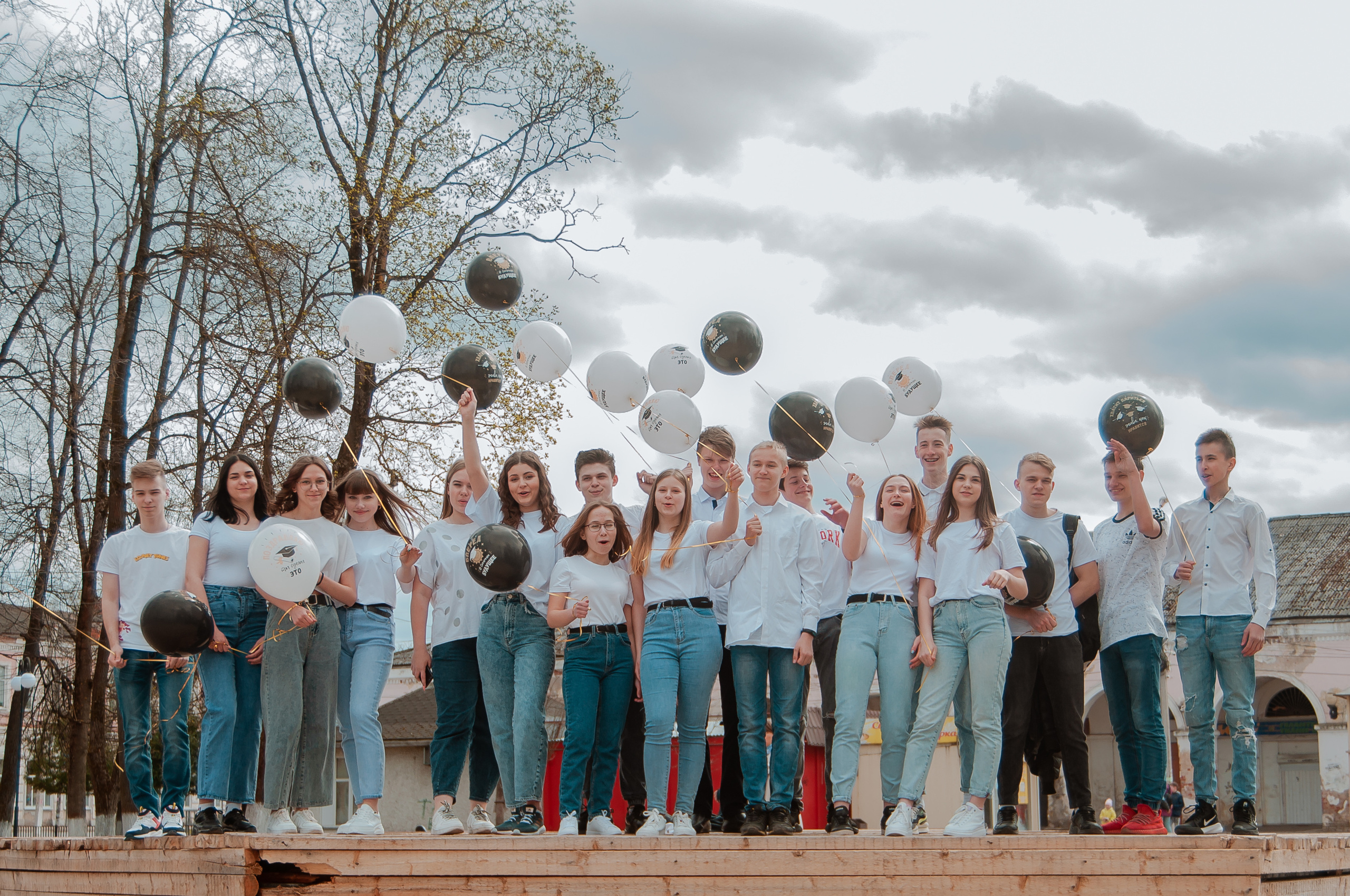 Съемка весной в студии и на улице. Студия выпускных альбомов Остров