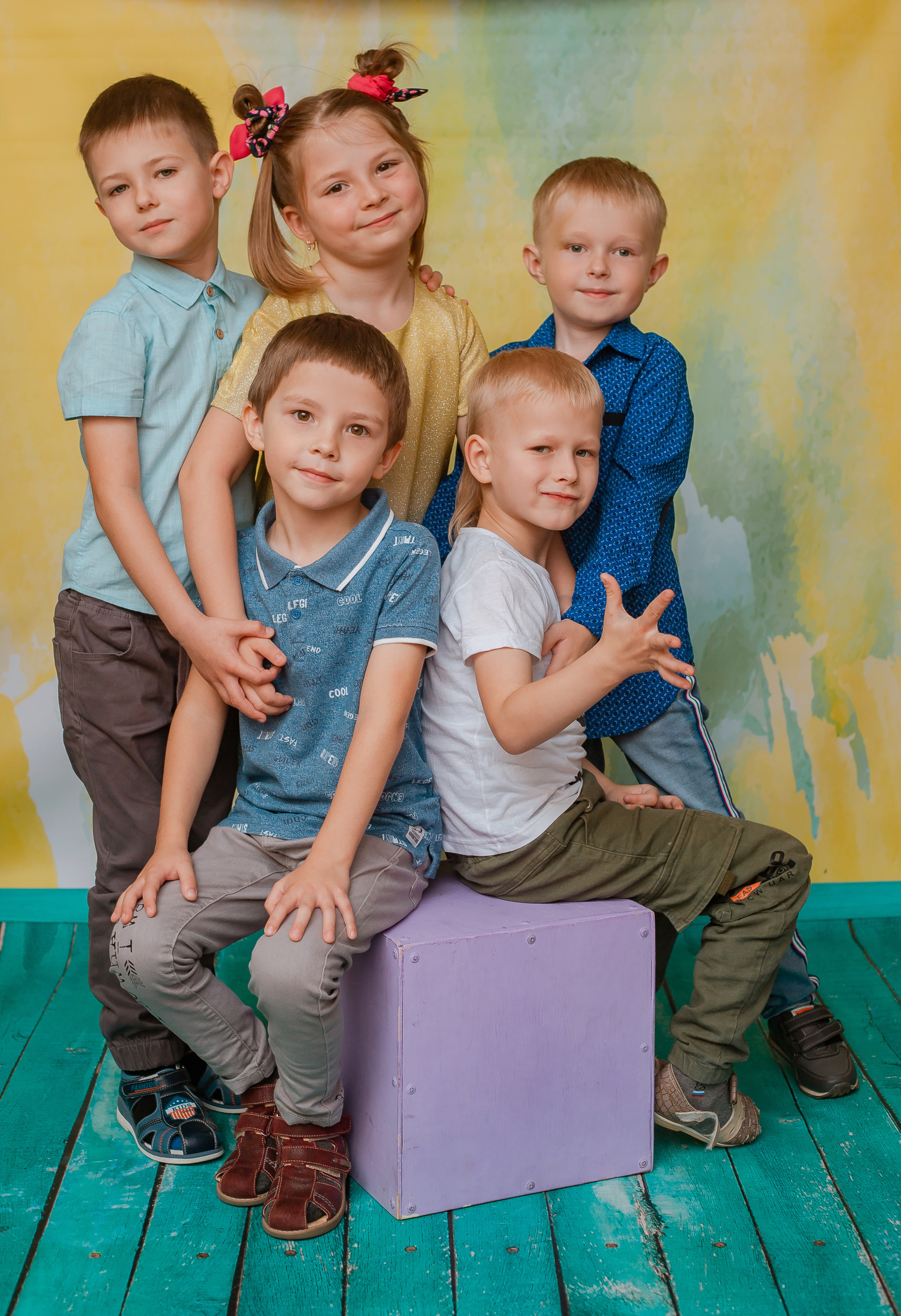 Фотосъёмка для выпускного диплома на 2 разворота. Студия выпускных альбомов Остров