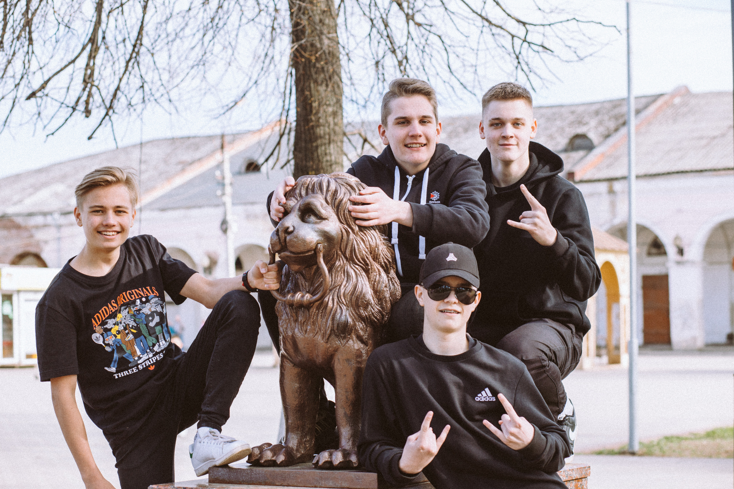 Съёмка для выпускного журнала «в стиле». Студия выпускных альбомов Остров