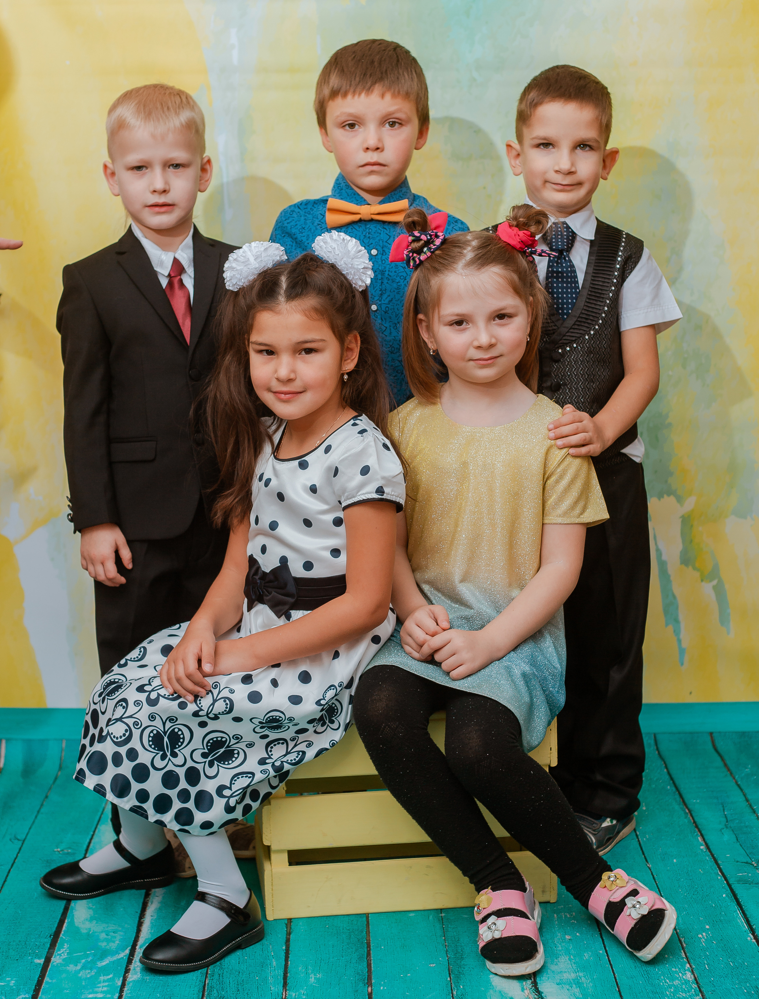 Фотосъёмка для выпускного диплома на 2 разворота. Студия выпускных альбомов Остров