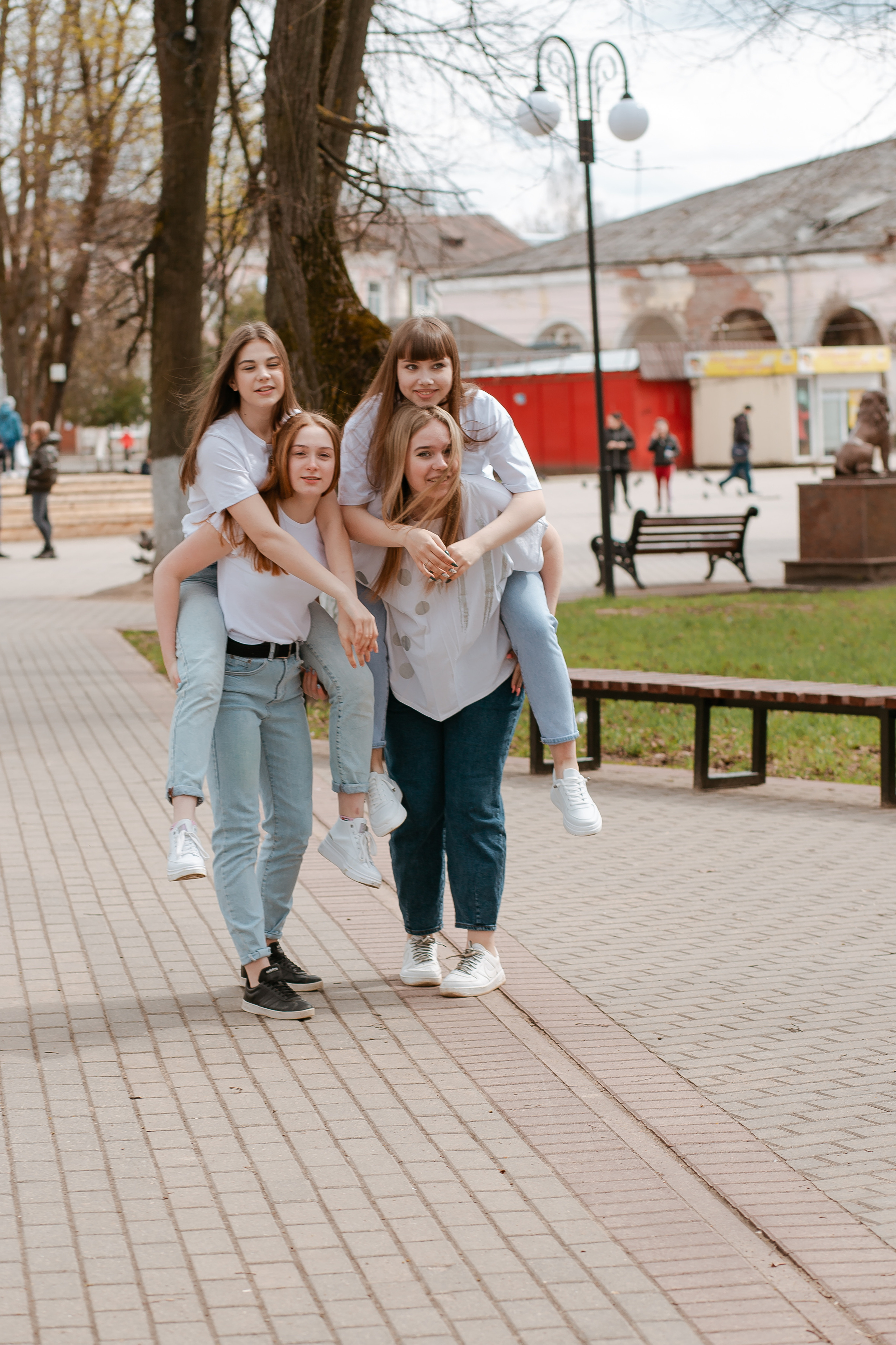 Съемка весной в студии и на улице. Студия выпускных альбомов Остров