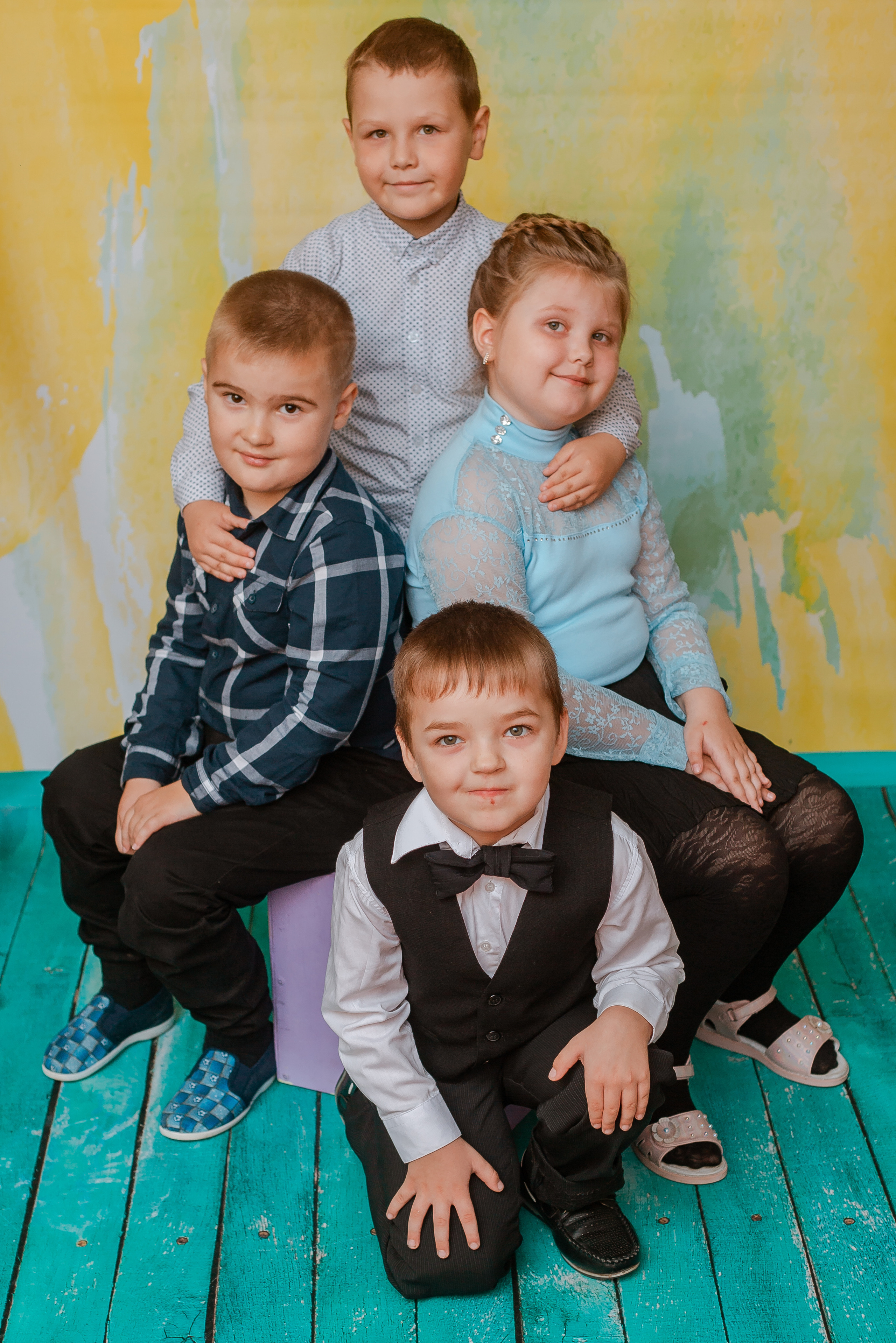 Фотосъёмка для выпускного диплома на 2 разворота. Студия выпускных альбомов Остров