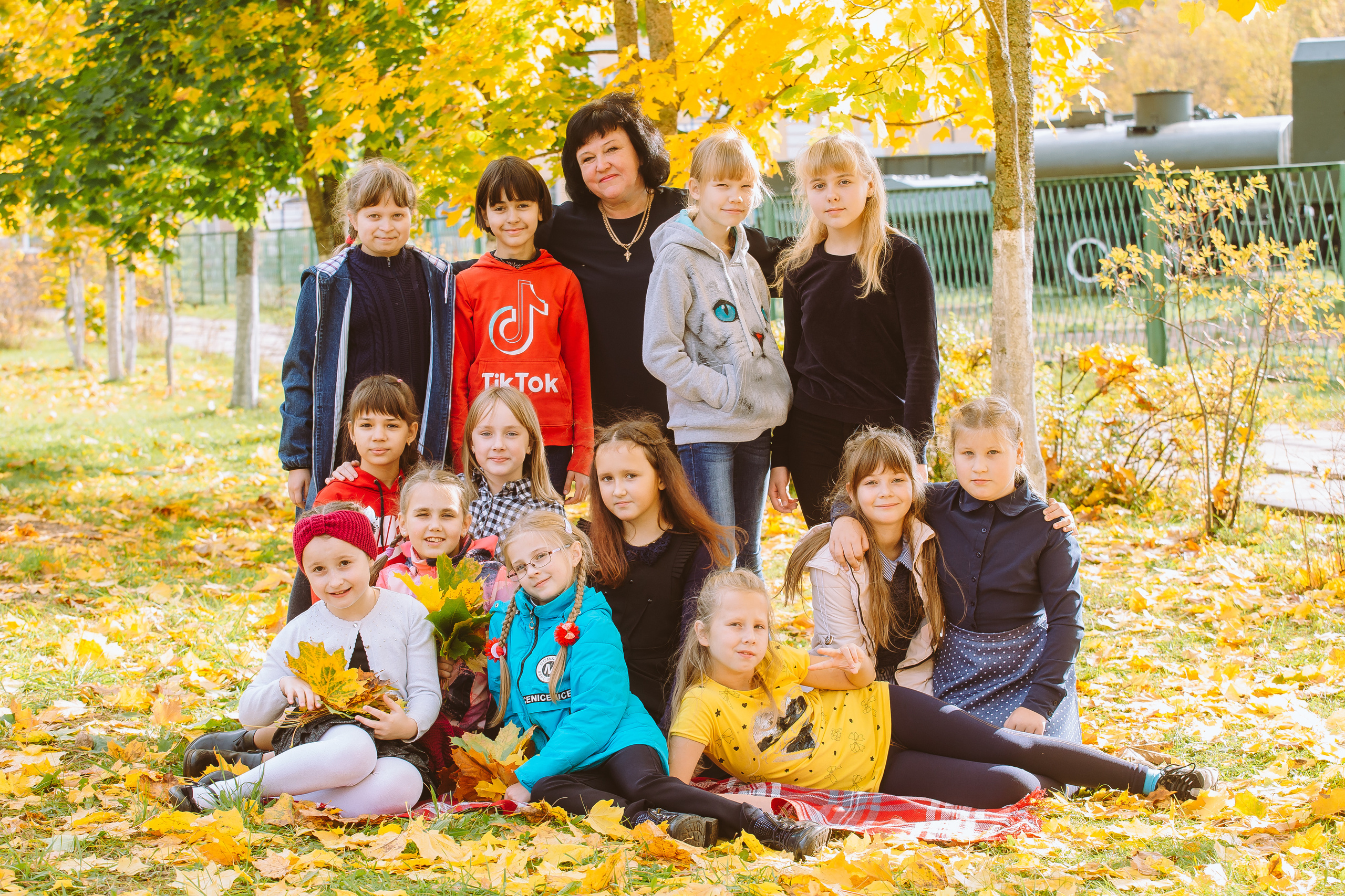 Выпускники 4 класса для фотокниги. Студия выпускных альбомов Остров