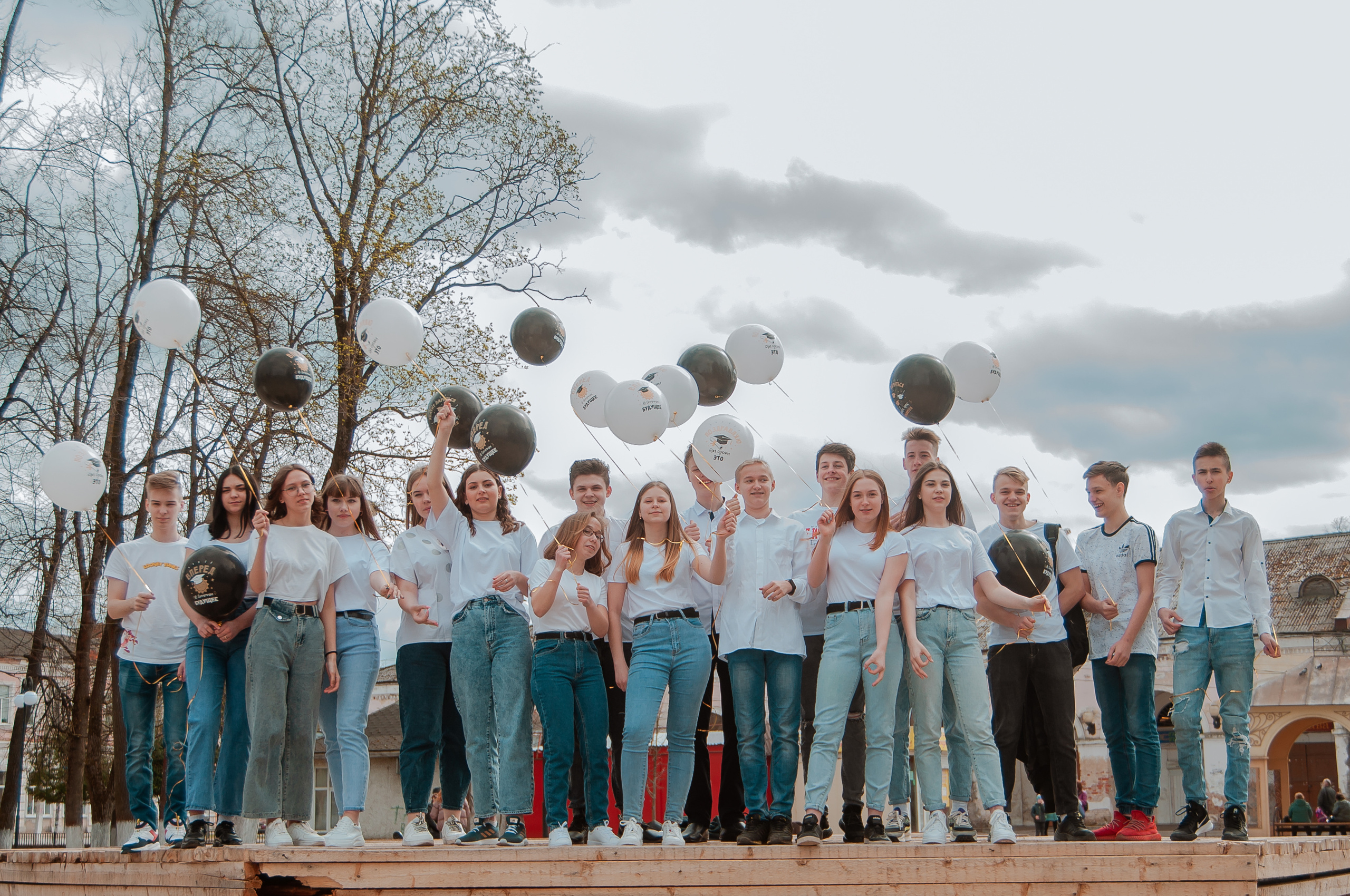 Съемка весной в студии и на улице. Студия выпускных альбомов Остров