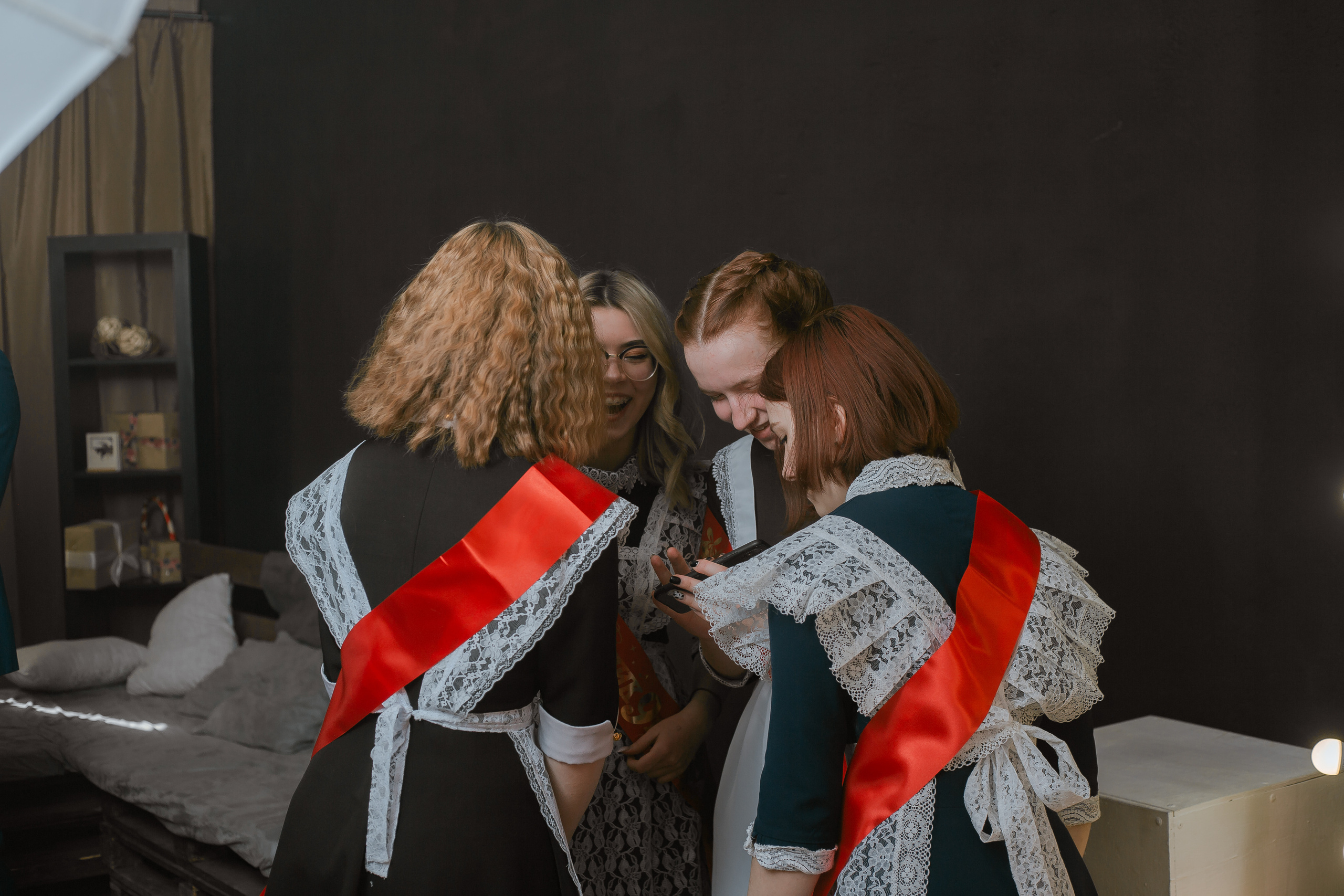 Студийная съемка выпускников для журнала. Студия выпускных альбомов Остров