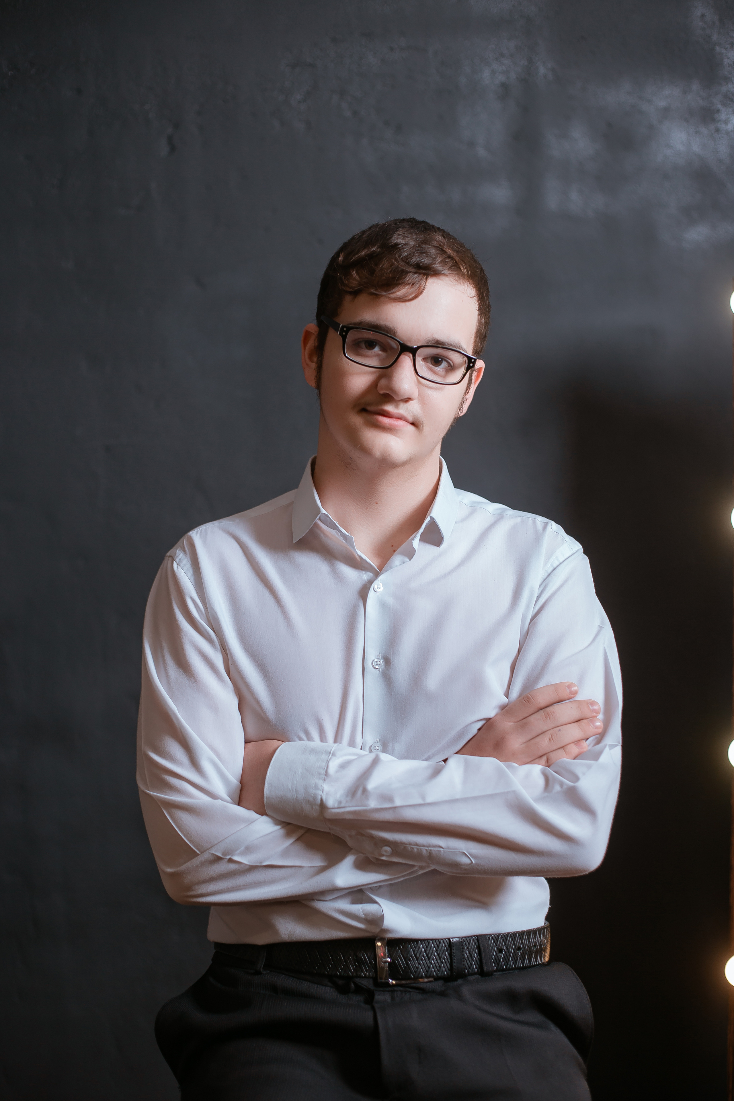 Студийная съемка для выпускного диплома. Студия выпускных альбомов Остров