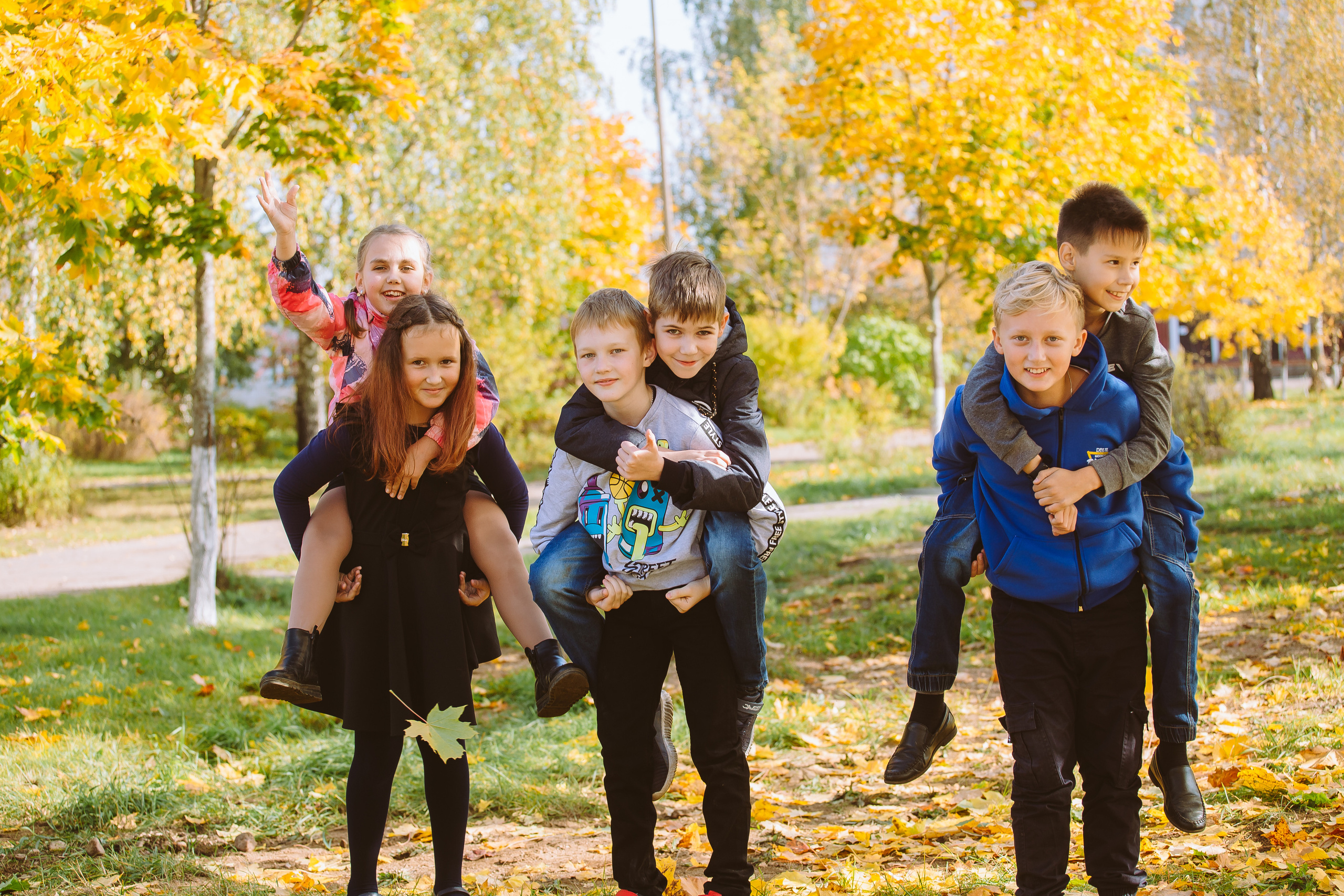 Выпускники 4 класса для фотокниги. Студия выпускных альбомов Остров