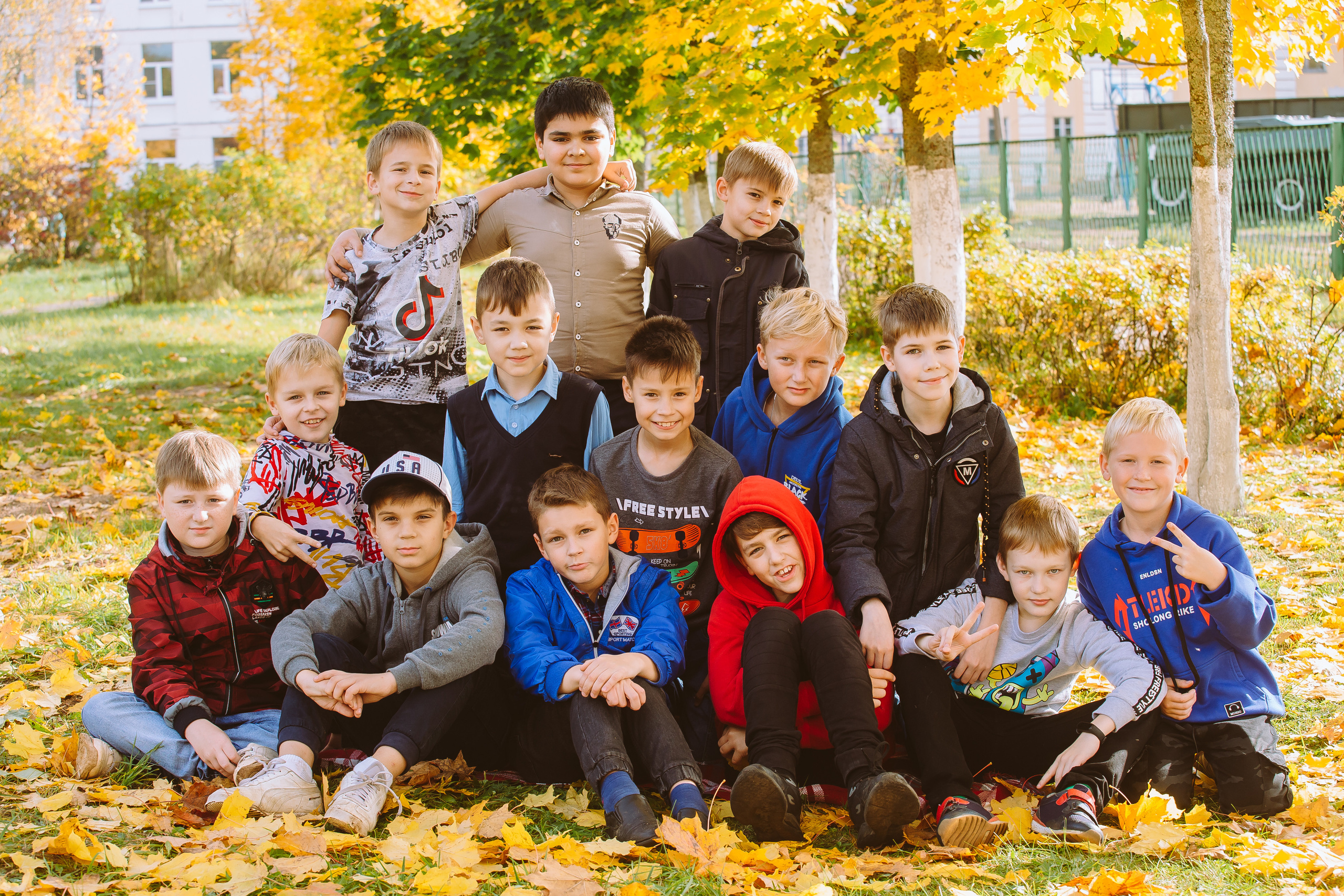 Выпускники 4 класса для фотокниги. Студия выпускных альбомов Остров