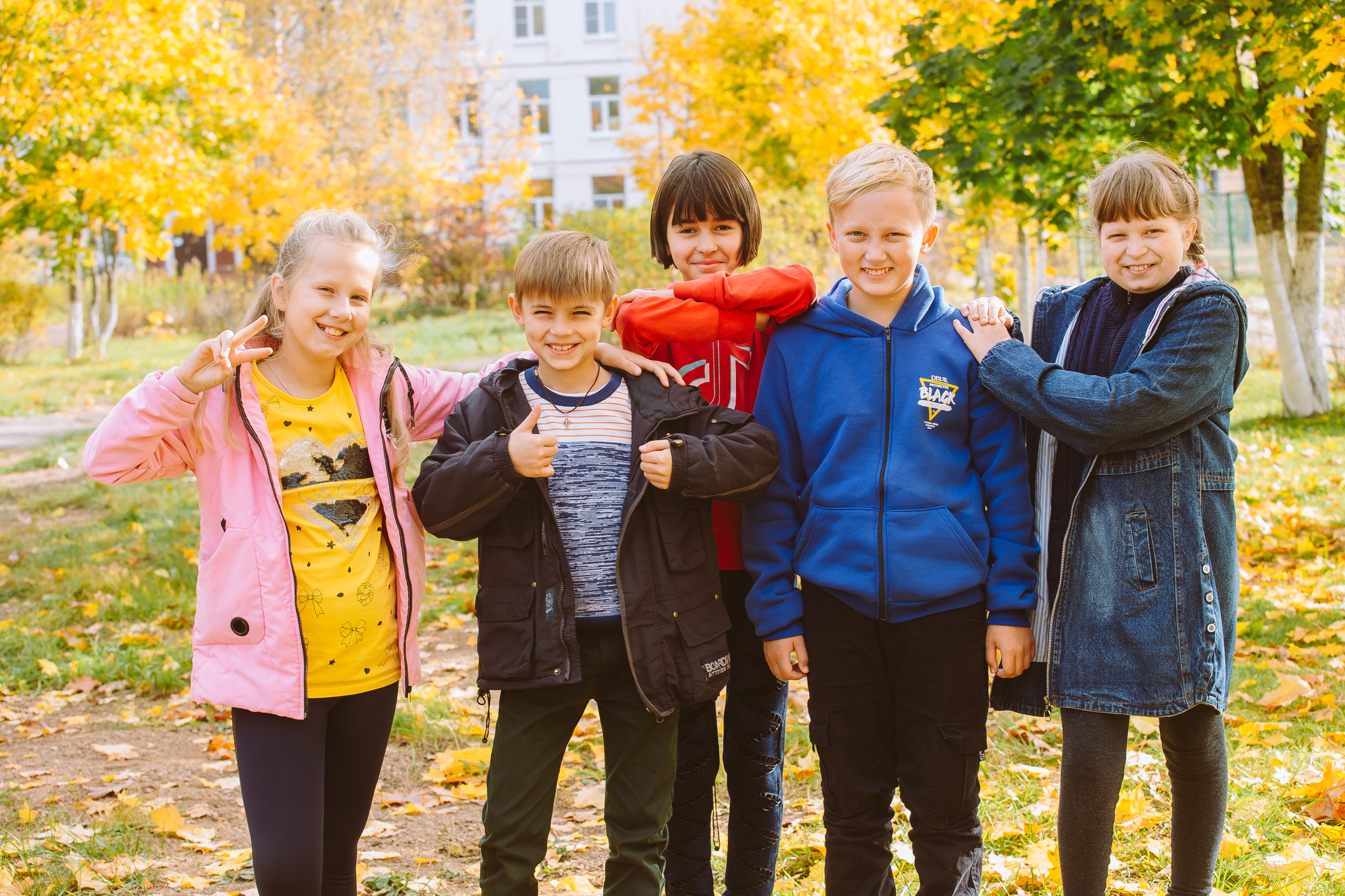 Выпускники 4 класса для фотокниги. Студия выпускных альбомов Остров
