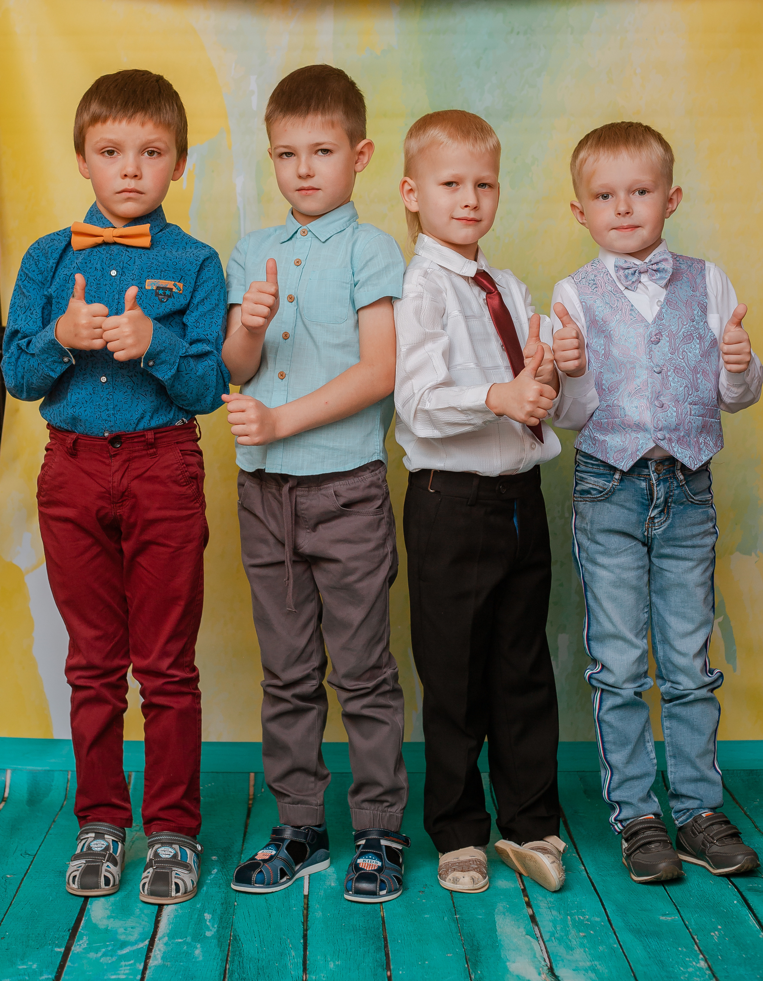 Фотосъёмка для выпускного диплома на 2 разворота. Студия выпускных альбомов Остров