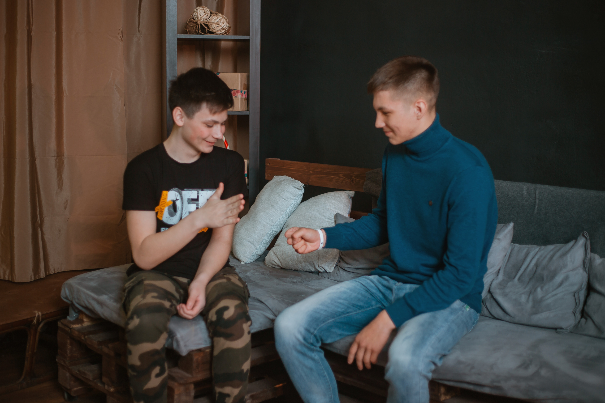 Студийная съемка выпускников для журнала. Студия выпускных альбомов Остров