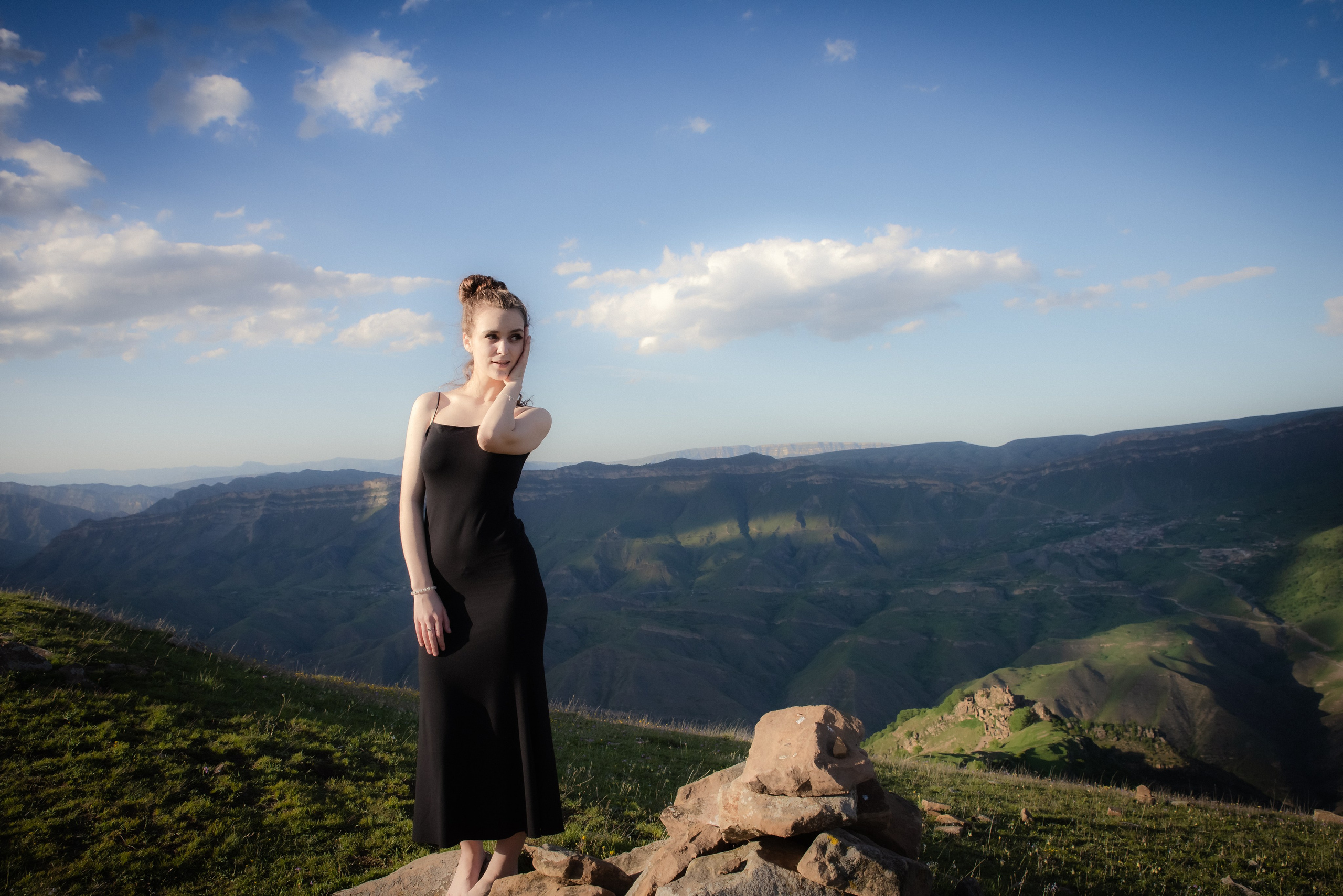 На вершине горы на 4.5. км выше к облакам. Фотограф Крещение Венчание Москва