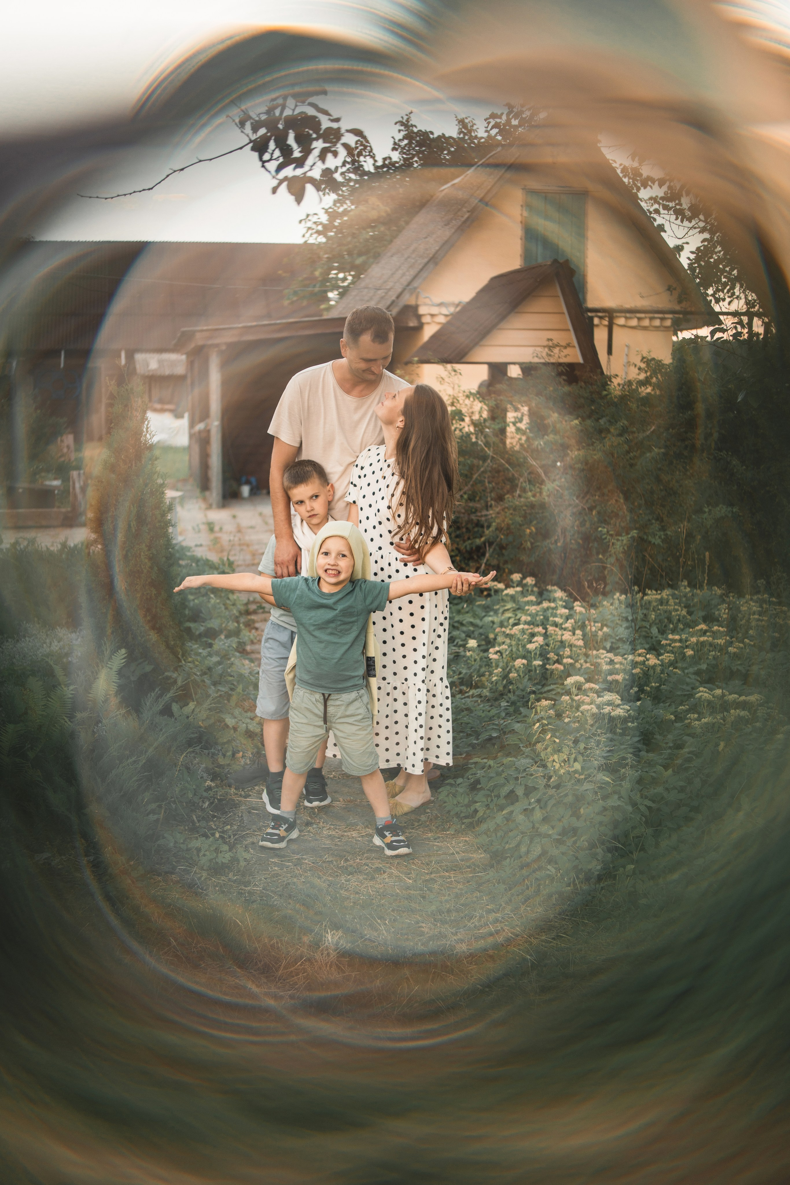 СЪЕМКА НА УЧАСТКЕ. Семья Юлии. Фотограф Марта Козел. Гродно, Беларусь