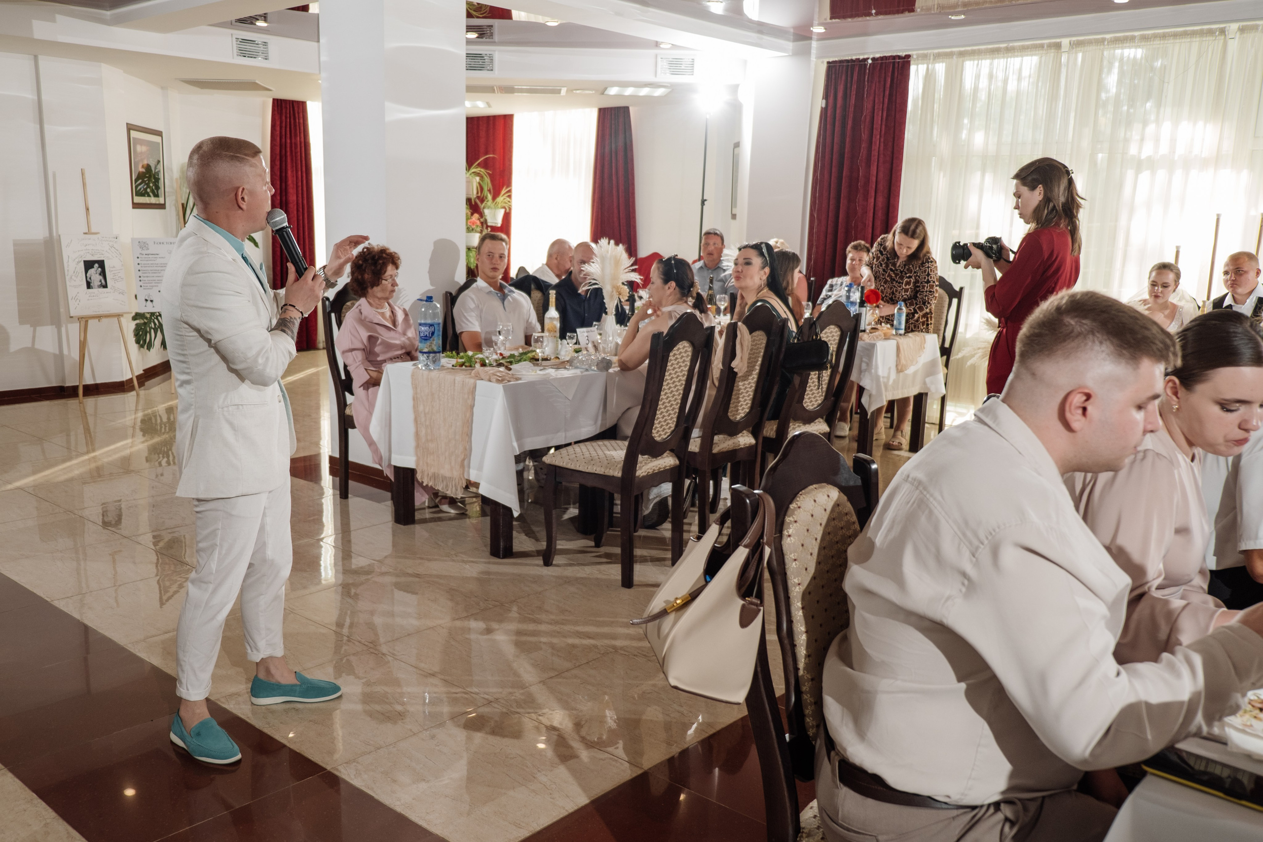 Свадебный ретопртаж. Профессиональная фотосъемка в Крыму. Натуральные эмоции и живые кадры. Забронируйте дату прямо сейчас!