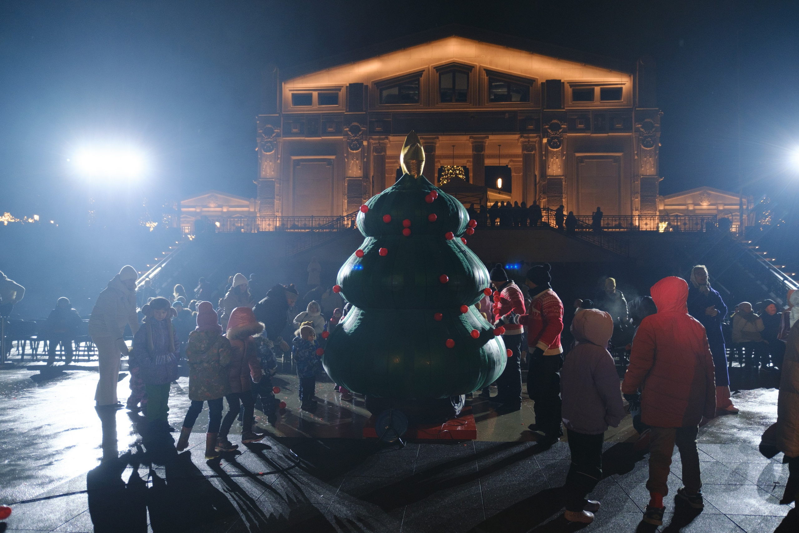 Новогодний репортаж из парка «Новый Херсонес» | Фотограф Илья Желдак. Профессиональная фотосъемка в Крыму. Натуральные эмоции и живые кадры. Забронируйте дату прямо сейчас!
