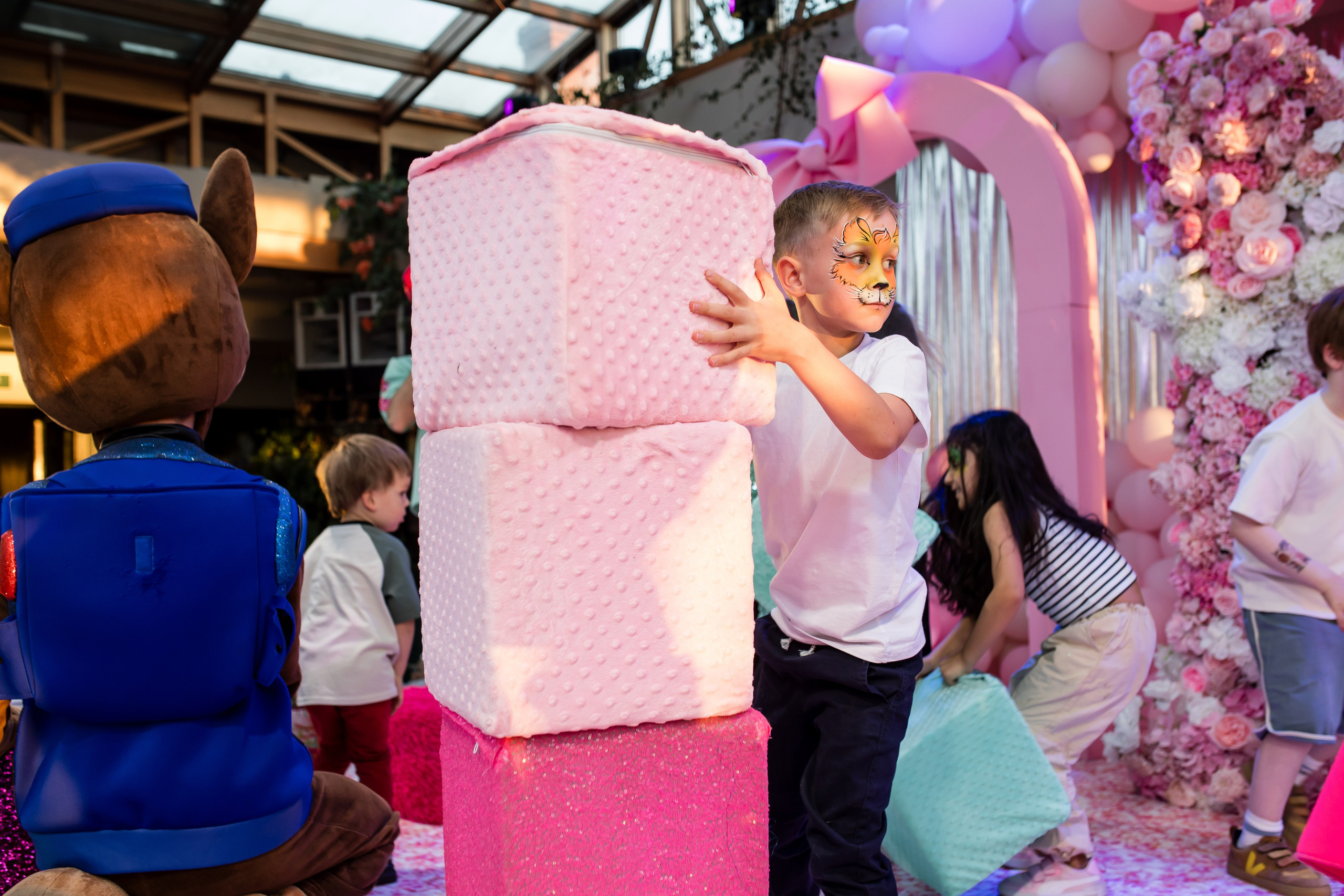 Детский день рождения, фотосессия детского дня рождения. Репортажной и Свадебный фотограф Слава Цесарь