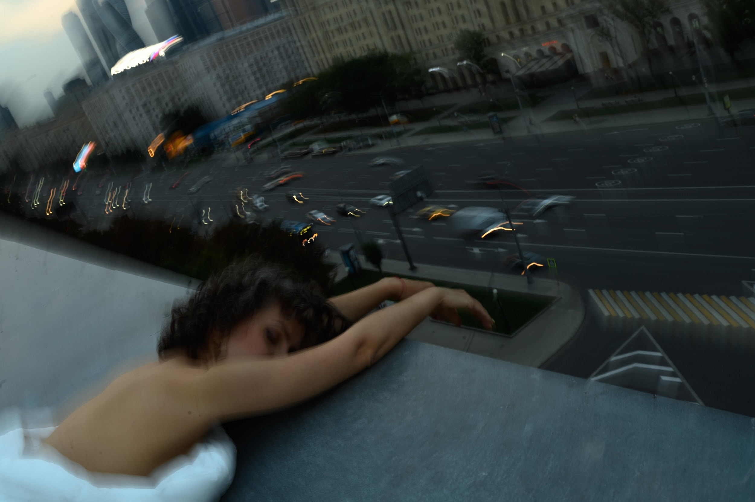 Оксана. Крыша. Фотограф Марина Росси