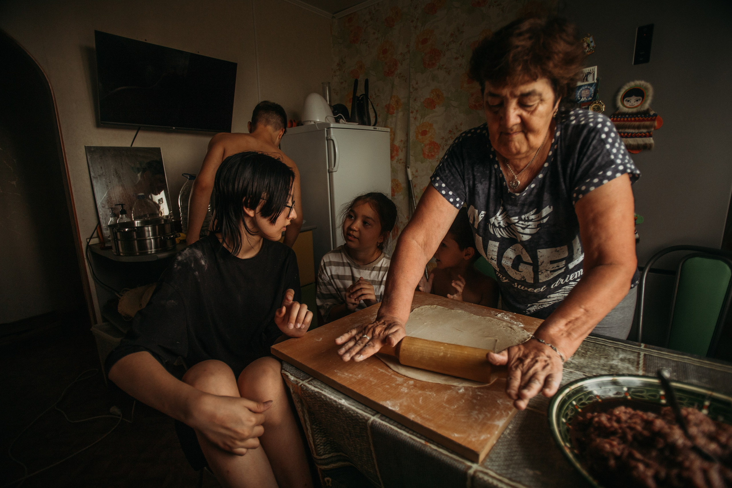 Домашняя фотосессия моей семьи. Венера Гайн. Репортажный фотограф  Тюмень. Обучение фотографии с 0