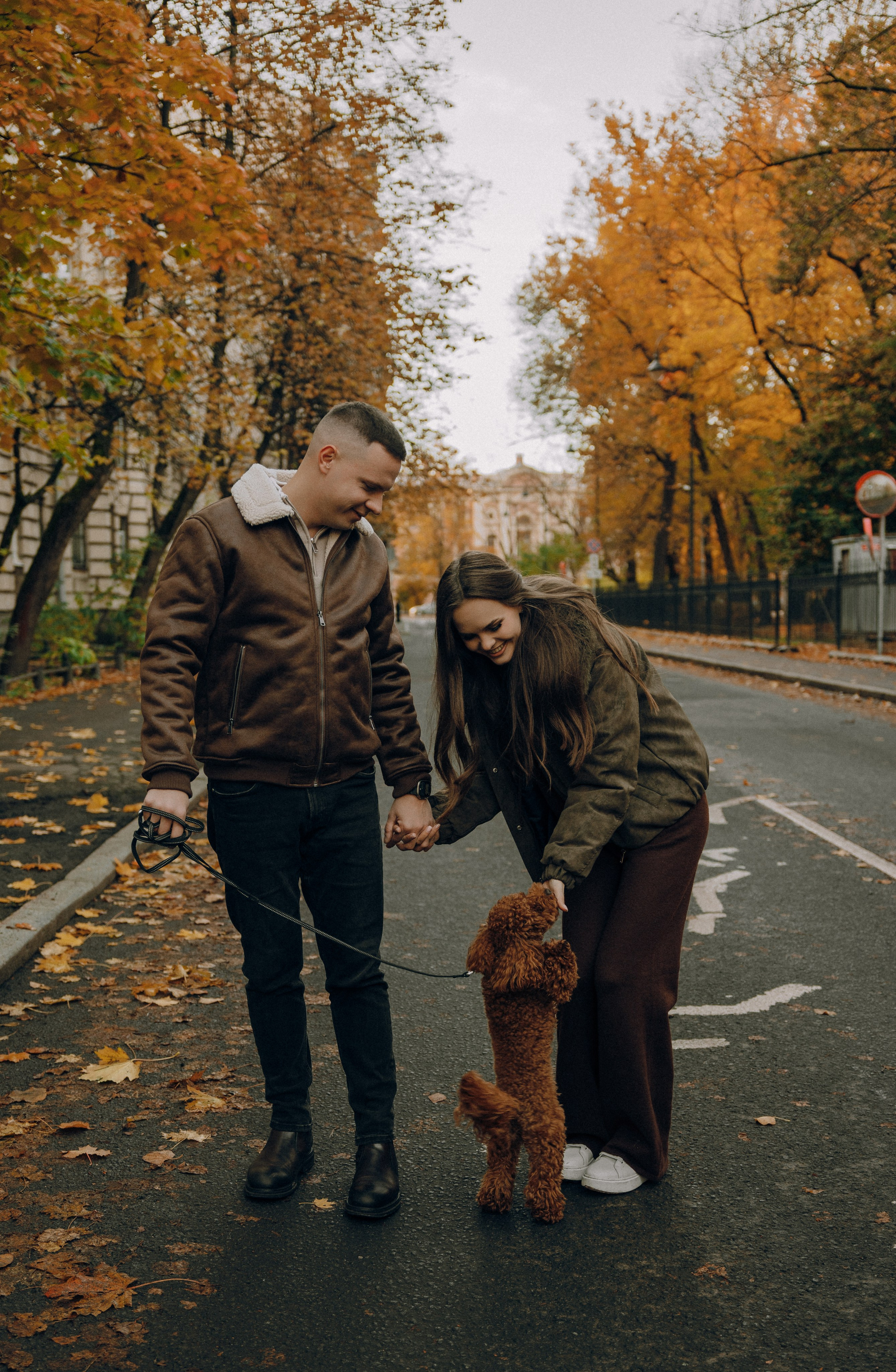 Фотосессия с собакой. Осенняя фотосессия в Санкт-Петербурге. Фотосессия лавстори в парке.