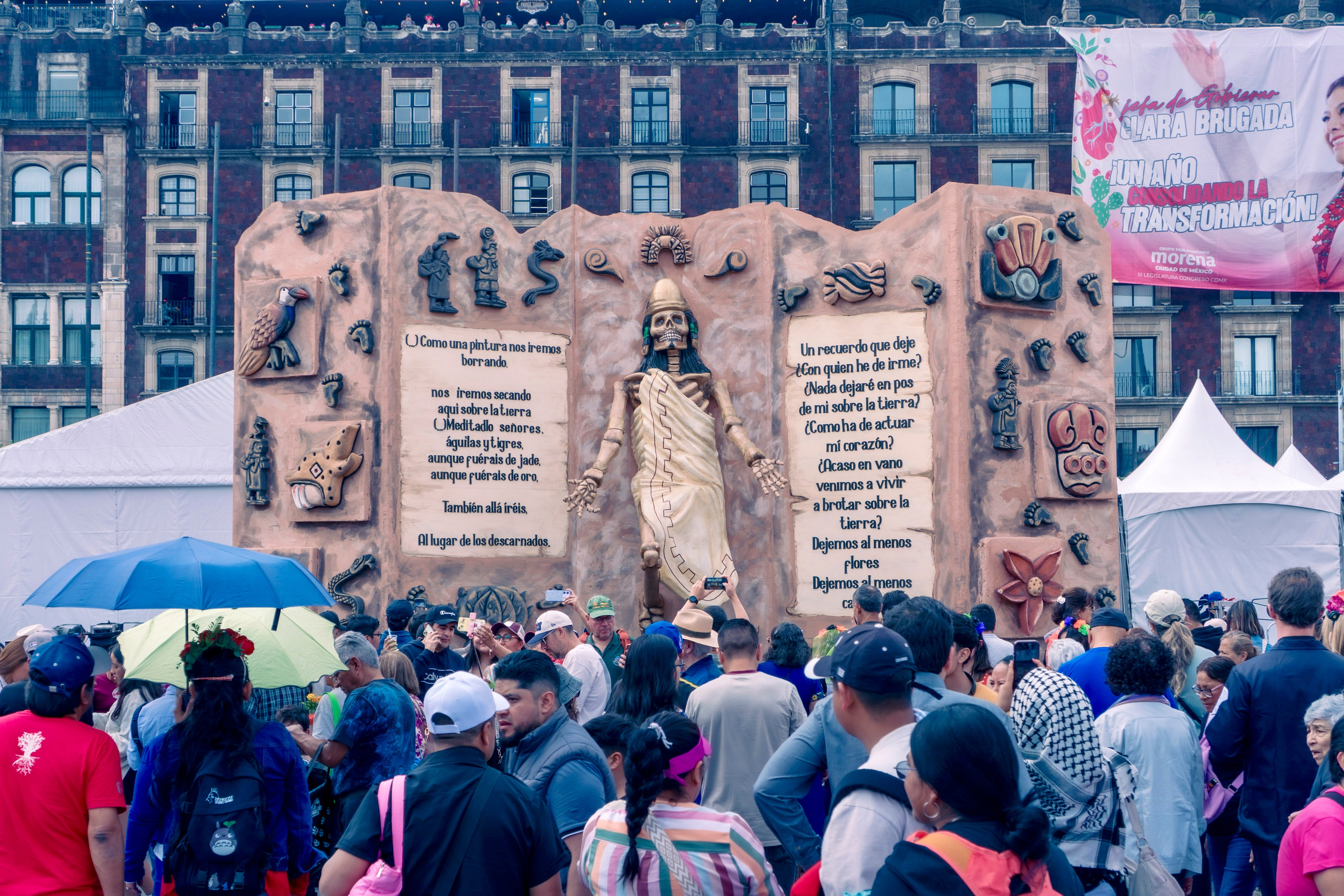 Day of the Dead. Ofrenda & Parade. CDMX Photography | Alex Klenin| Portrait & Event Photographer