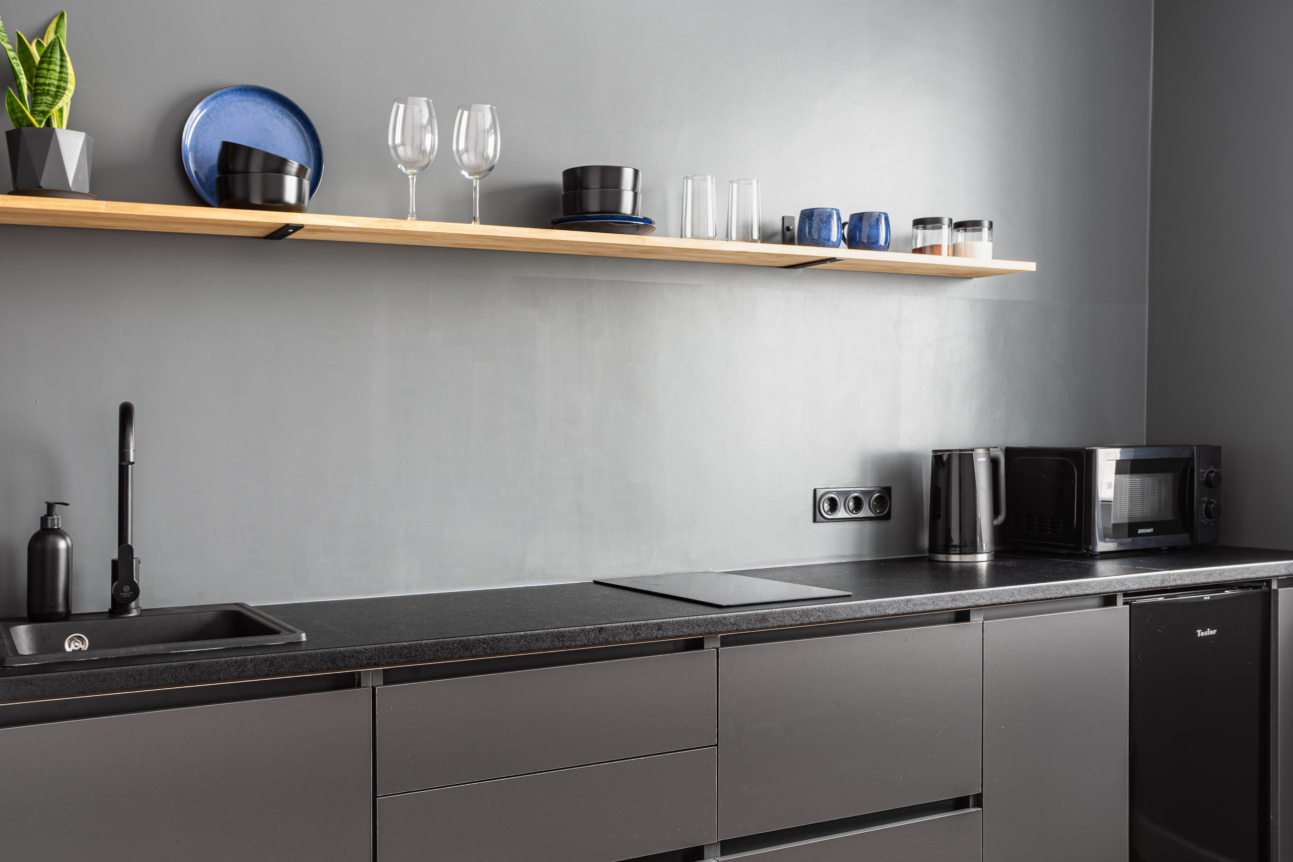 Фотосъемка для посуточной аренды по адресу ул. Лесников, д. 25. Интерьерный фотограф и ретушер в Красноярске Денис Антропов