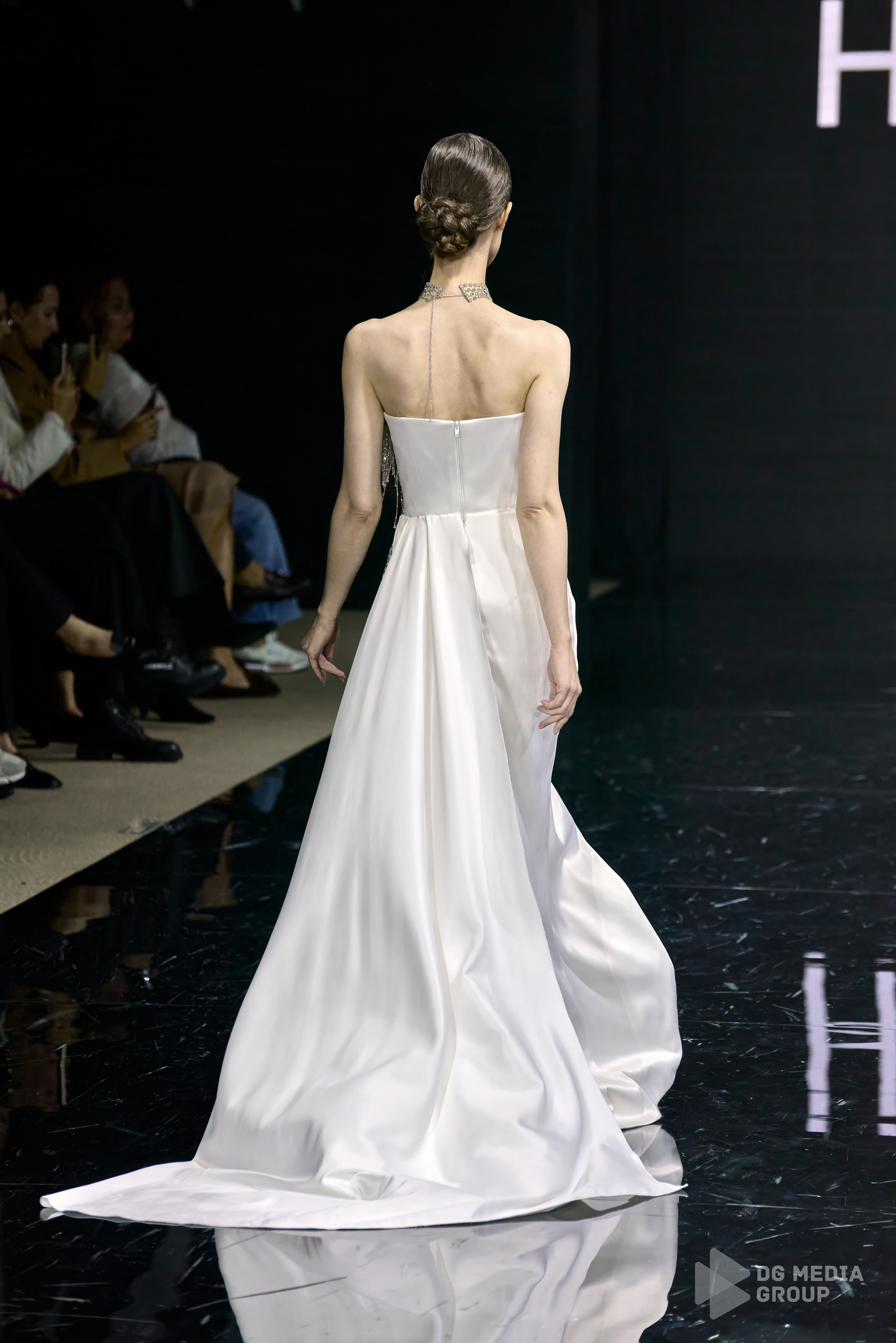 Создаем контент для модных показов. DG MEDIA GROUP | Контент для модных показов и концертов