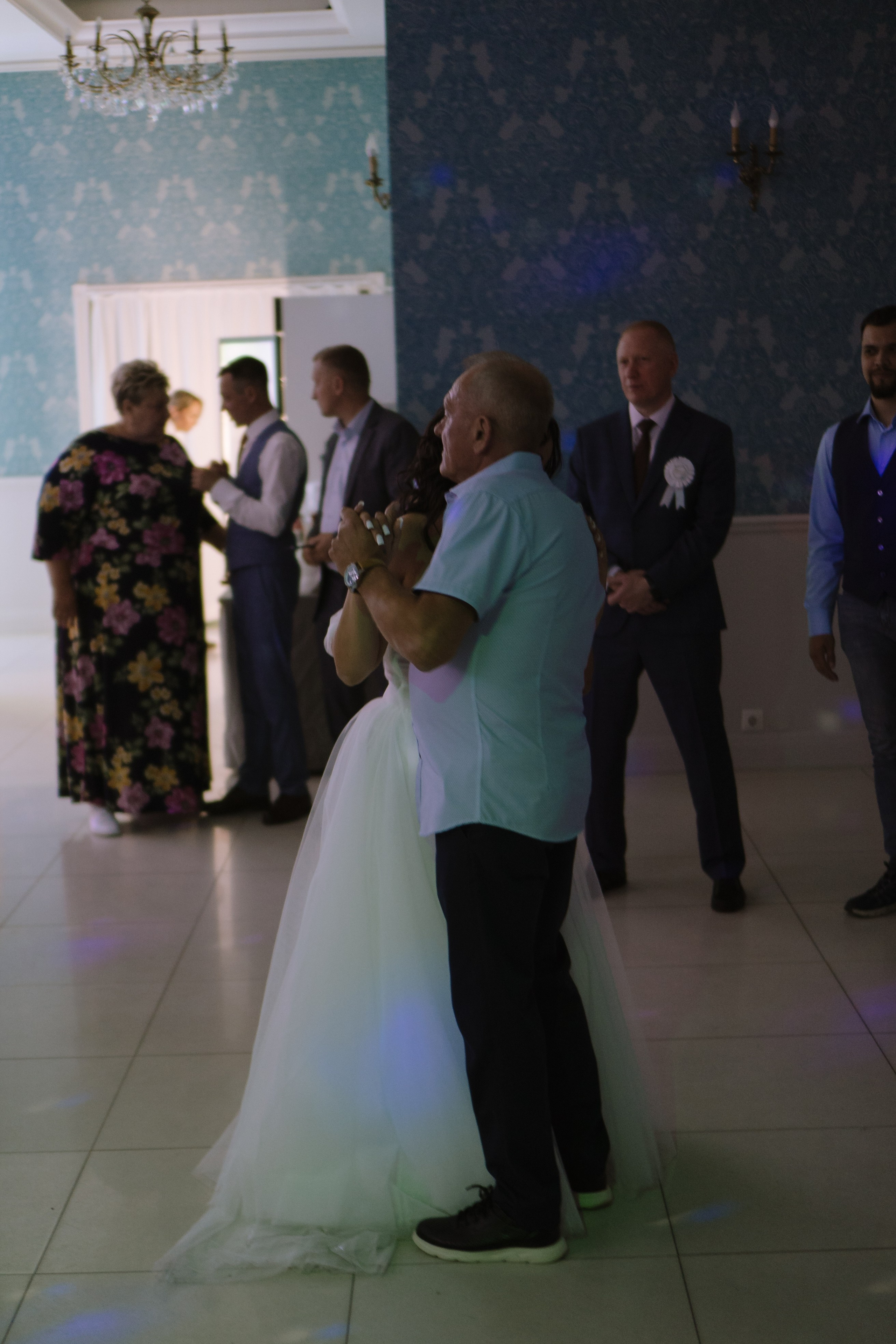 ТАНЕЦ ОТЦА И ДОЧЕРИ НА БАНКЕТЕ (СВАДЕБНАЯ ФОТОСЕСИИЯ БАНКЕТА). Профессиональный фотограф, Санкт-Петербург — Виктория Богомолова